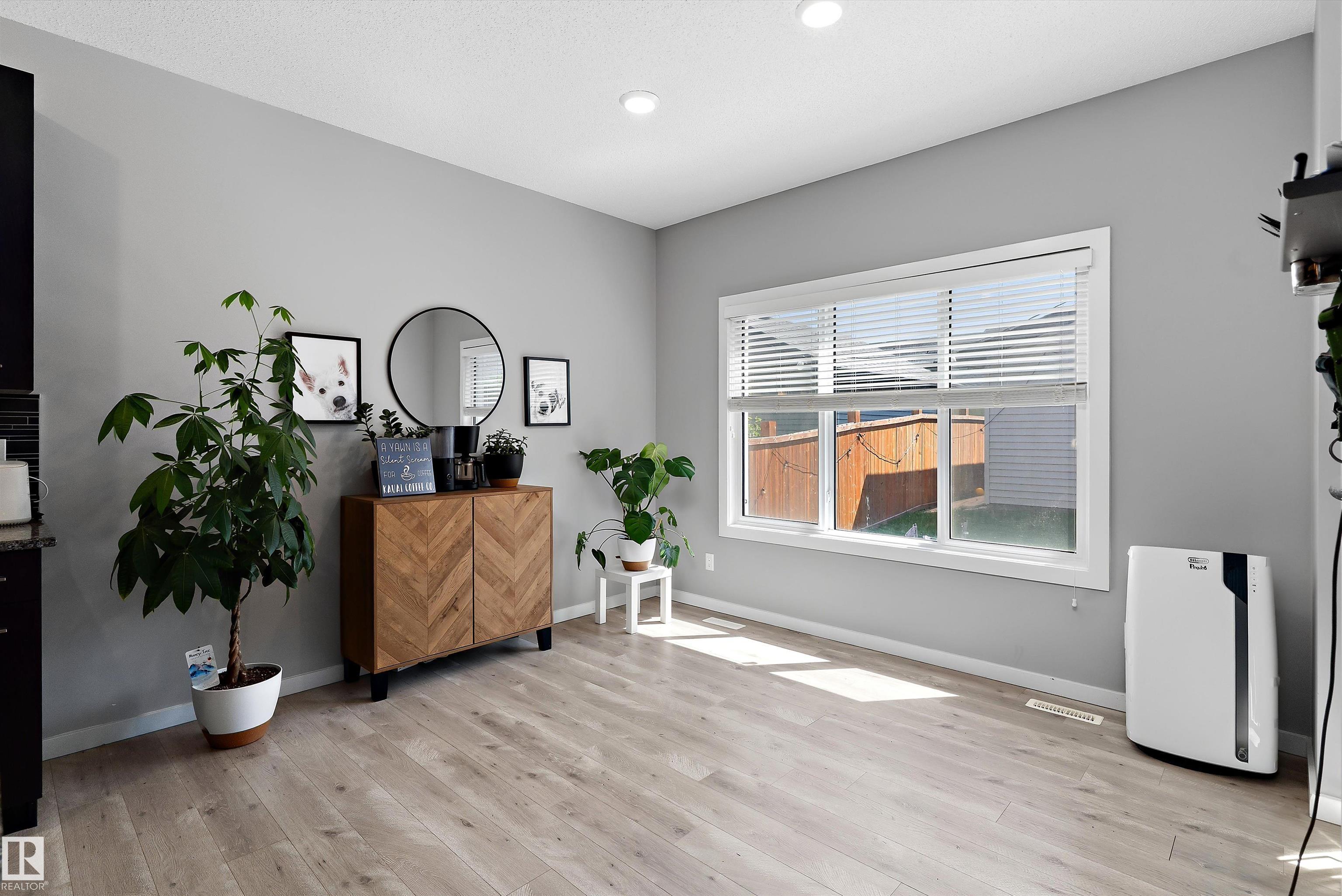 https://zimg.paragon.ice.com/ParagonImages/Property/PM/RAE/225405977/10/0/0/e80551a5eb7fafaa2df2647ce1505b2a/1/45b9cc2cd130ea8d7290d4a32215f1a9/225405977-f443b489-395d-4ea8-82be-be5ee5ff5744.JPG