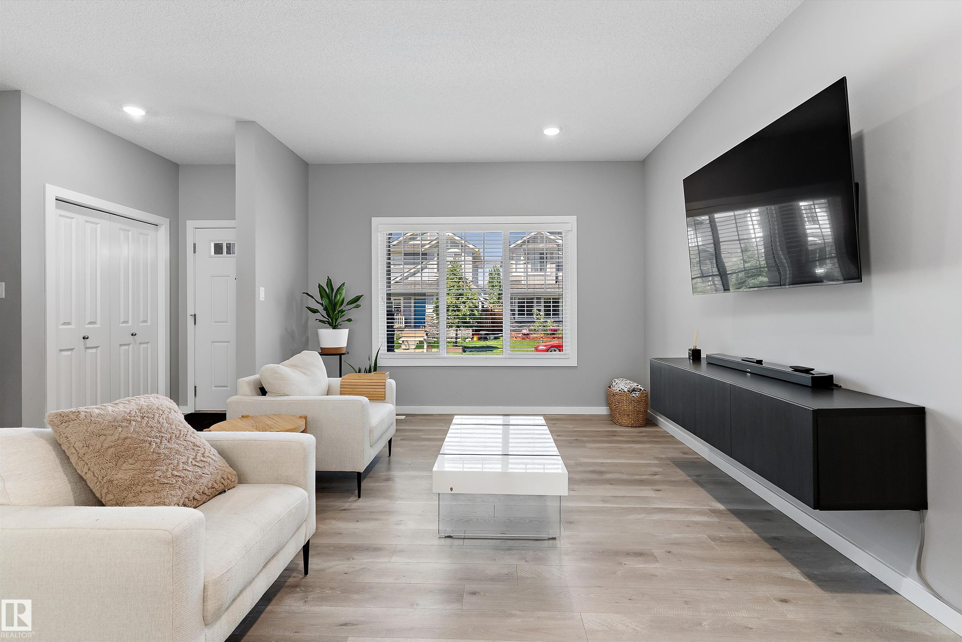 Picture for 15927 13 AV SW