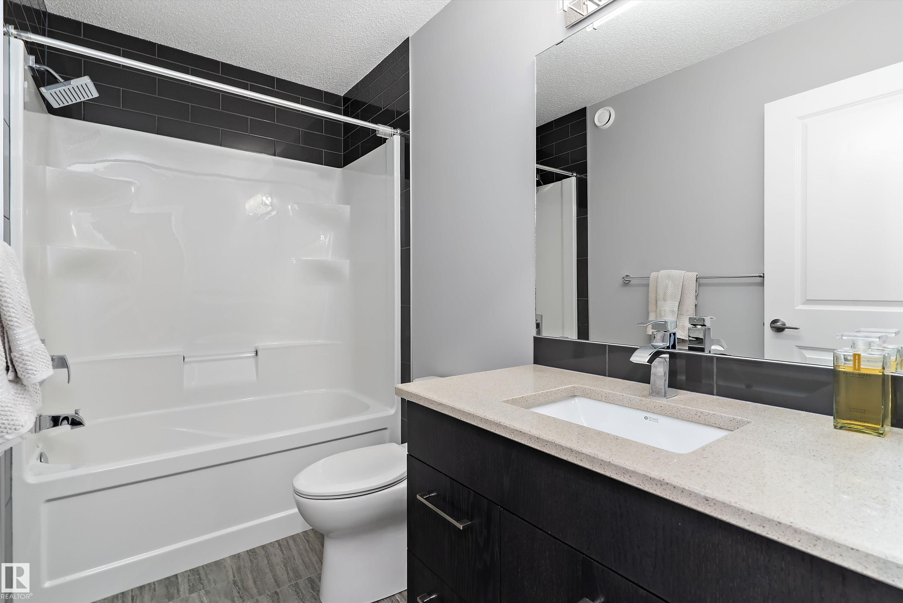 https://zimg.paragon.ice.com/ParagonImages/Property/PM/RAE/225405977/21/0/0/b318b86b55e0d589bd099a0515d5eee5/1/45b9cc2cd130ea8d7290d4a32215f1a9/225405977-81775178-f821-4142-98cd-9386a290d82e.JPG