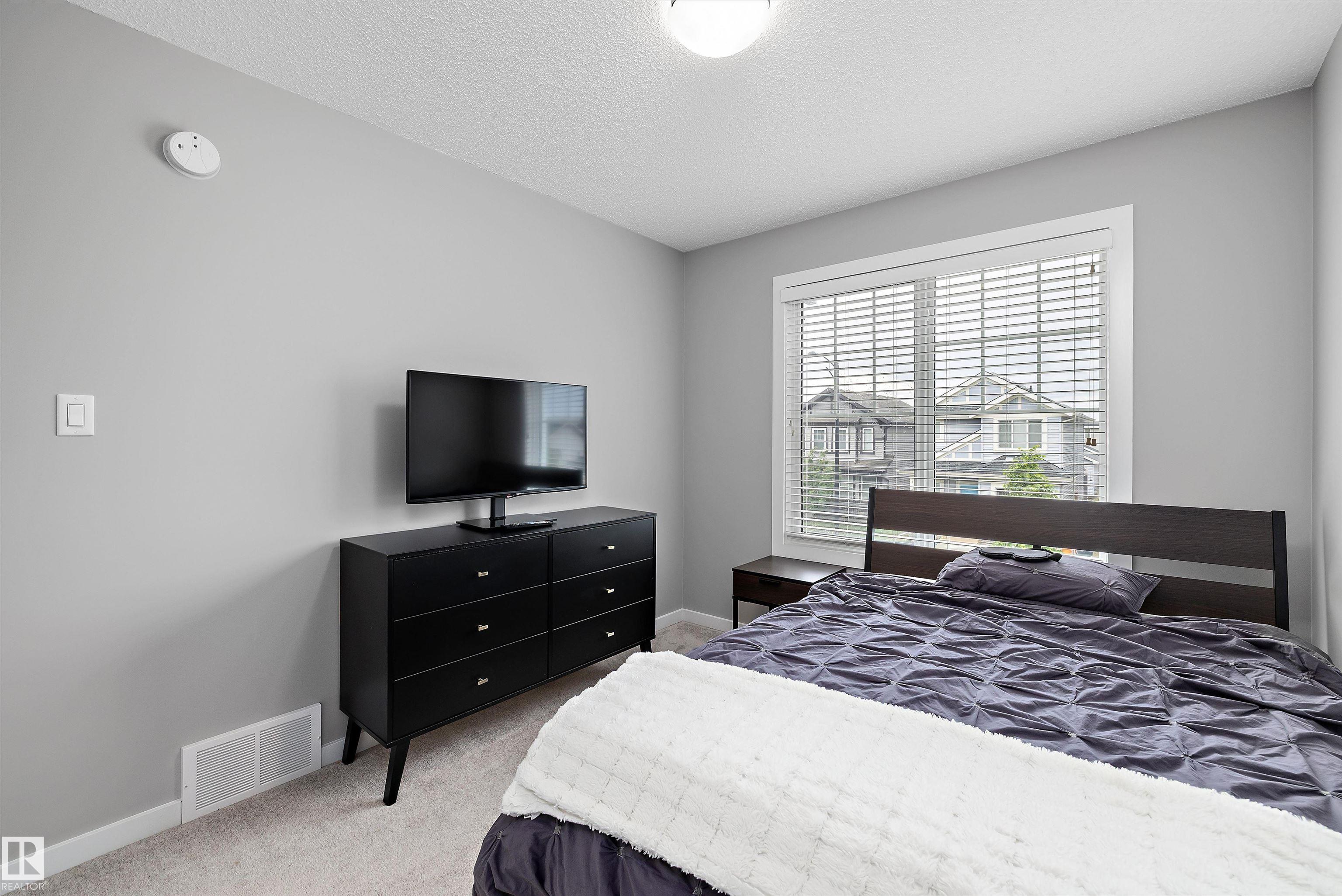 Photo 24 at 15927 13 Avenue SW, Glenridding Heights, Edmonton