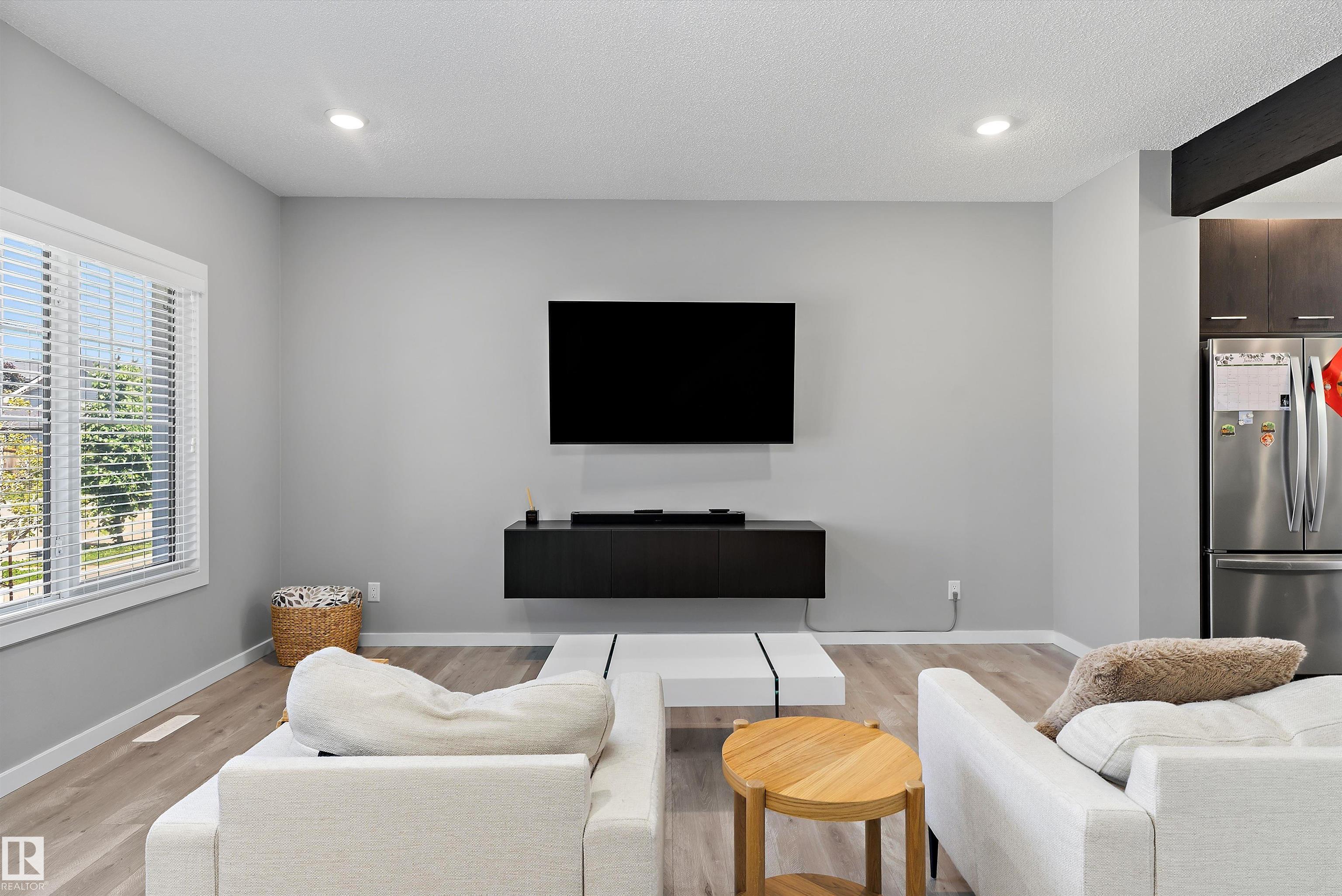 Picture for 15927 13 AV SW