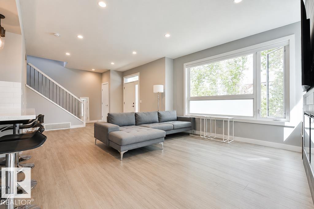 7202/7204 98 Street NW, Ritchie, Edmonton