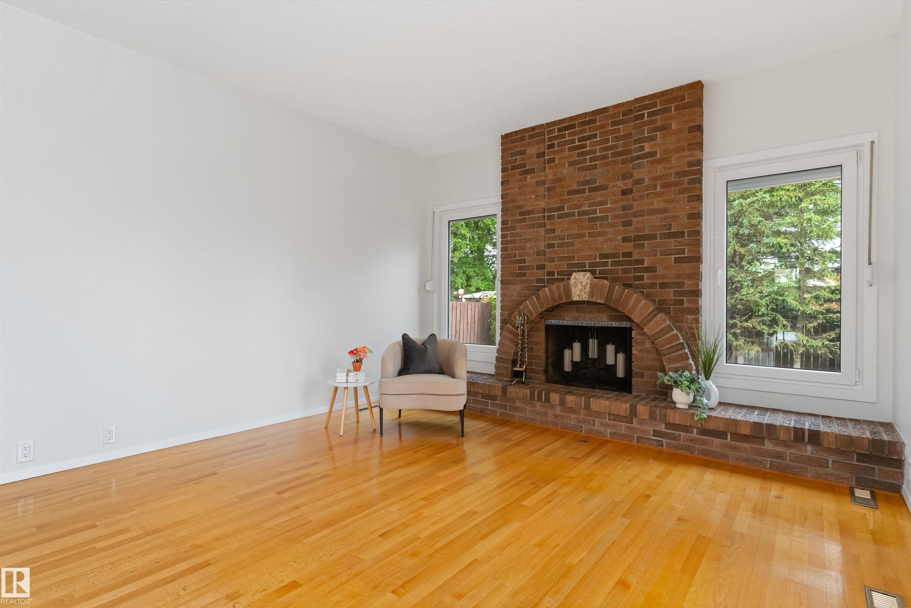 Photo 10 at 115 Harrison Drive NW, Homesteader, Edmonton