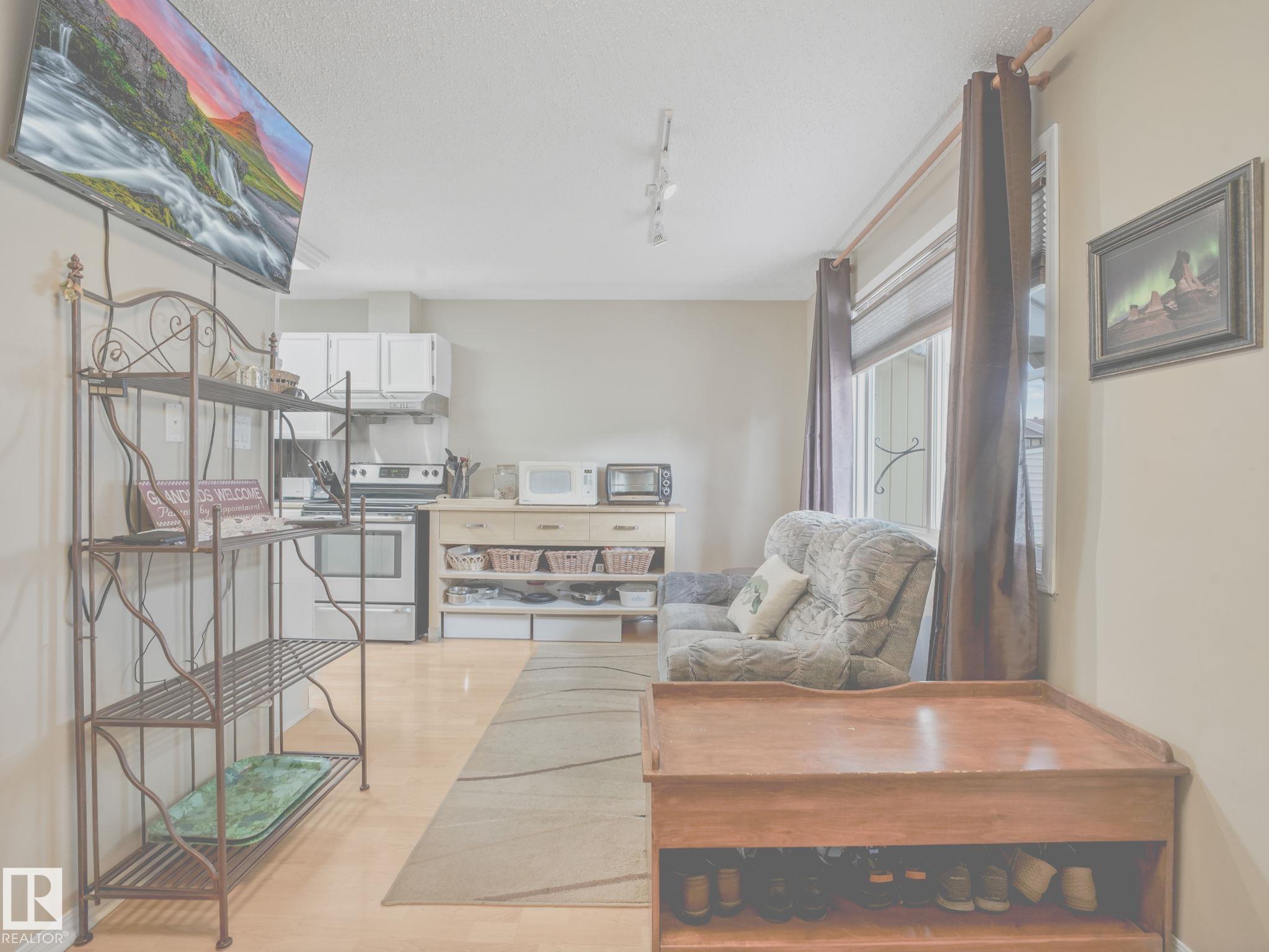 Photo 6 at 151 Tudor Lane NW, Sweet Grass, Edmonton