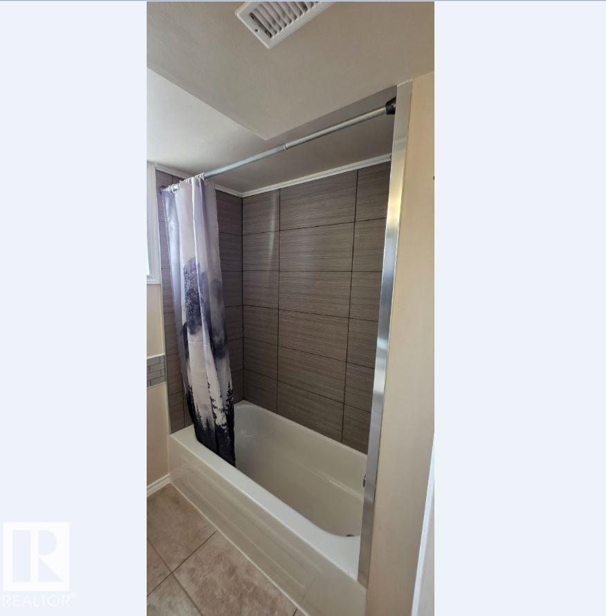 Photo 11 at 6704 93 Street NW, Hazeldean, Edmonton