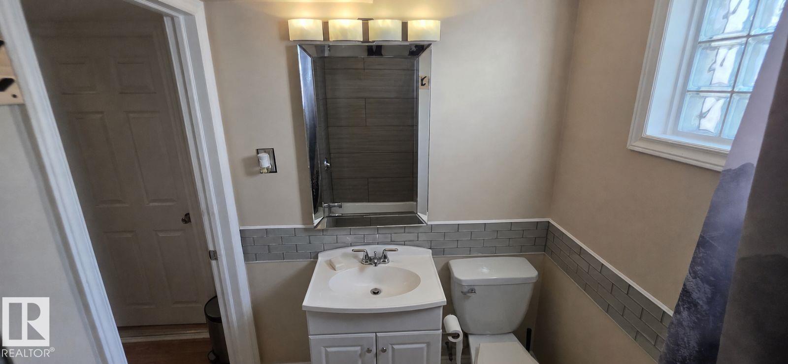 Photo 15 at 6704 93 Street NW, Hazeldean, Edmonton