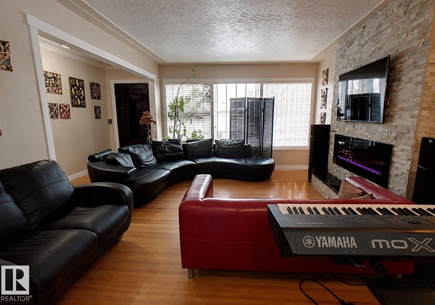 Photo 9 at 6704 93 Street NW, Hazeldean, Edmonton
