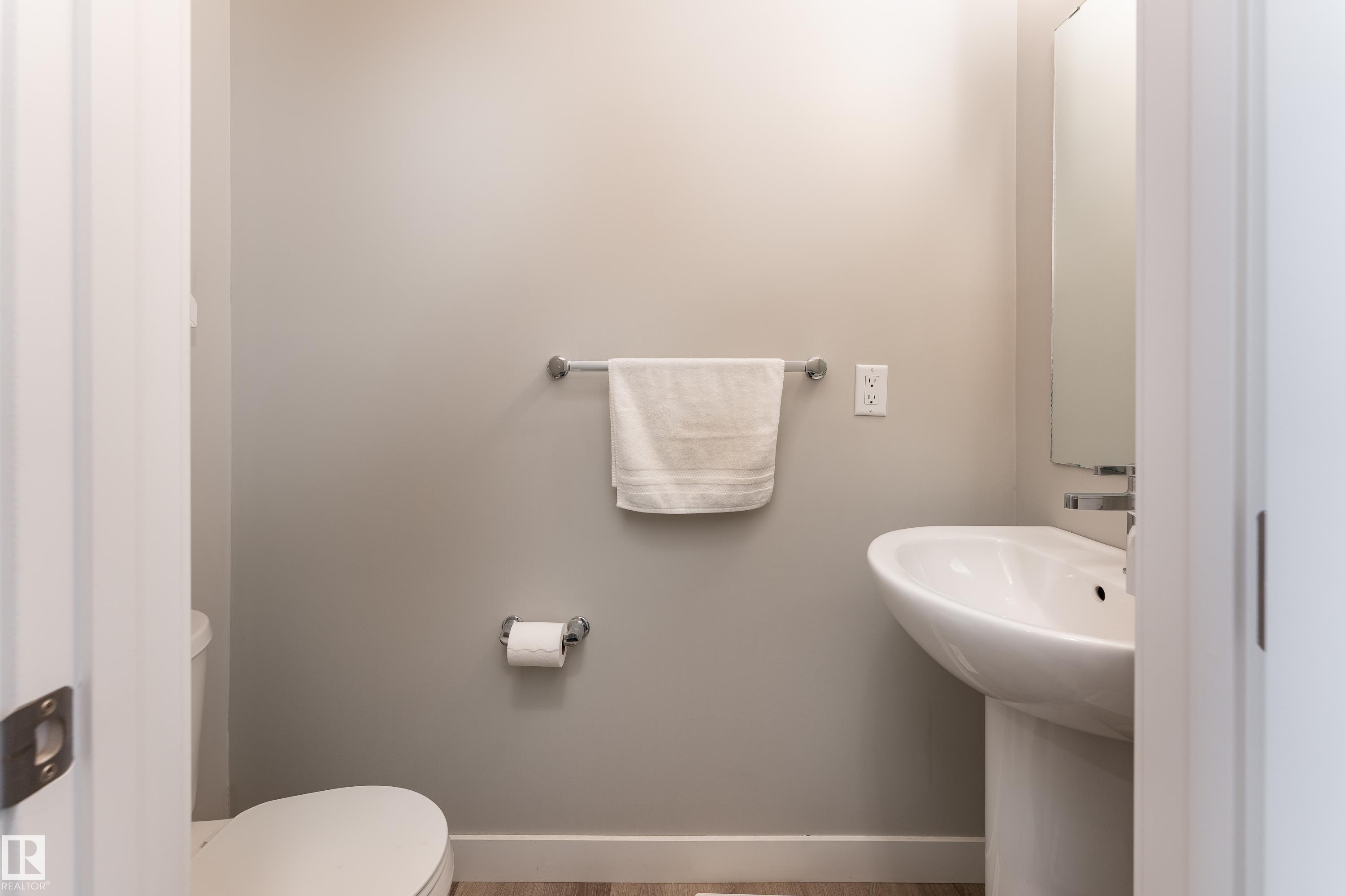 Photo 15 at 998 Stillwater Boulevard NW, Stillwater, Edmonton