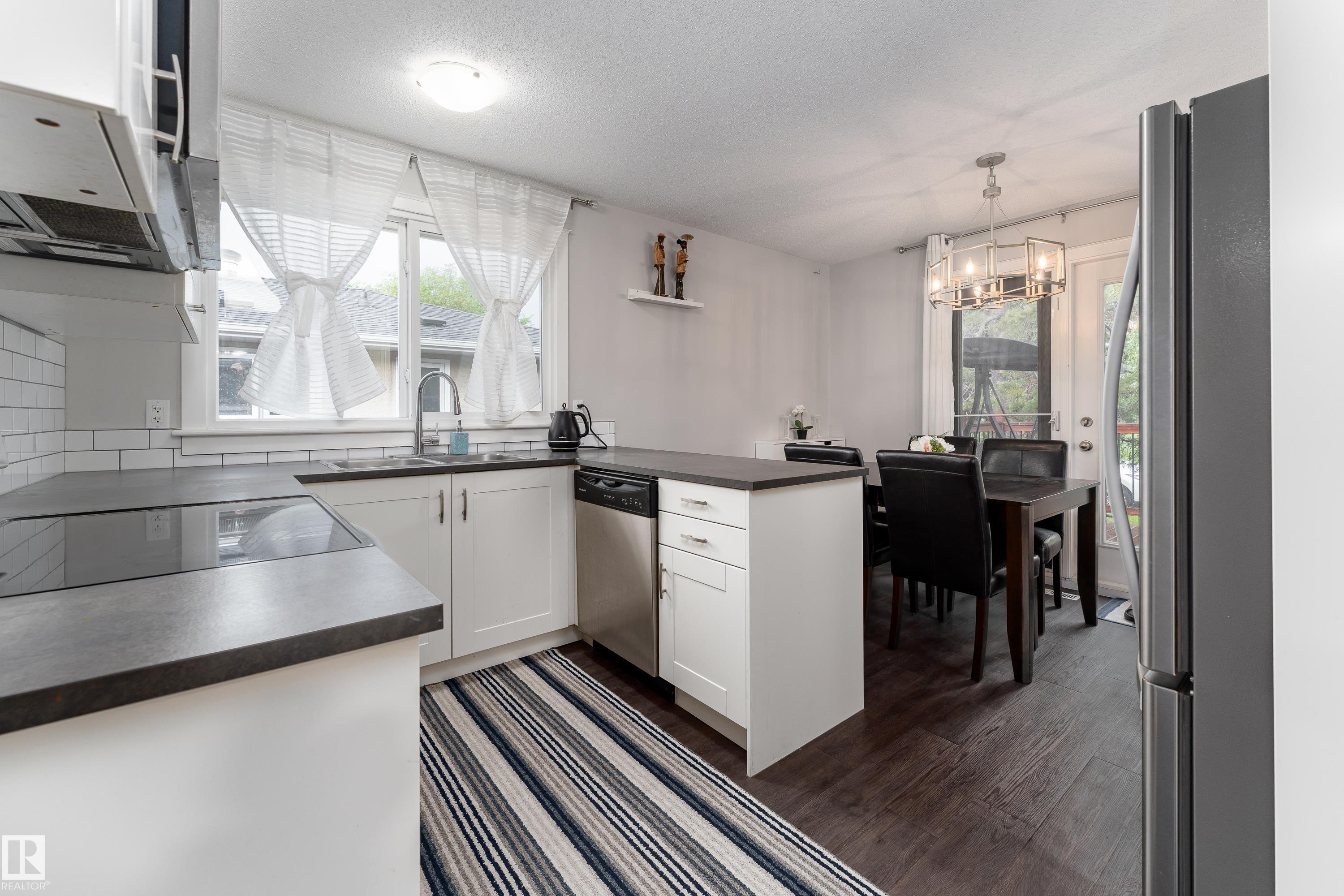 Photo 12 at 11227 40 Avenue NW, Greenfield, Edmonton