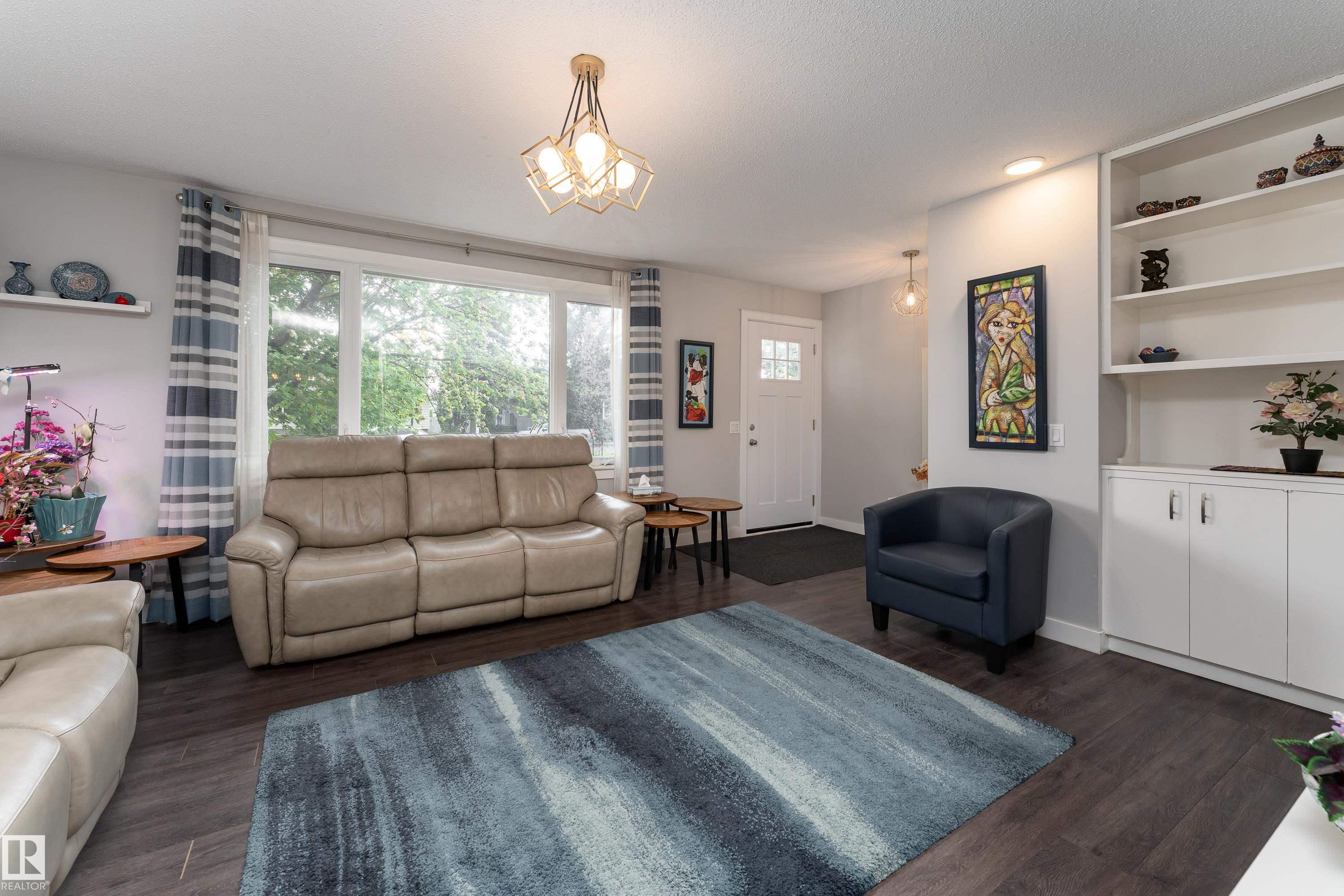 Photo 6 at 11227 40 Avenue NW, Greenfield, Edmonton
