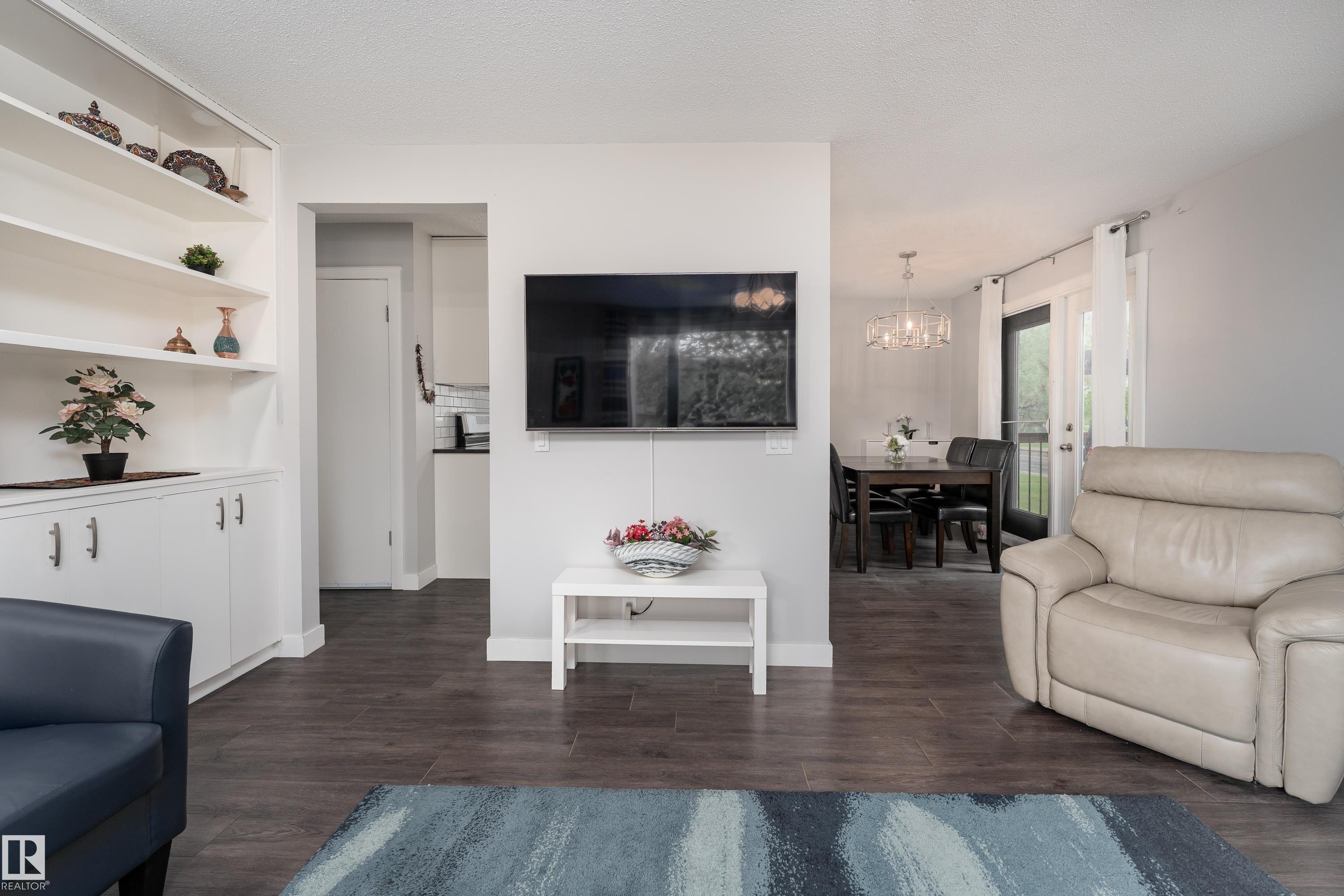 Photo 8 at 11227 40 Avenue NW, Greenfield, Edmonton