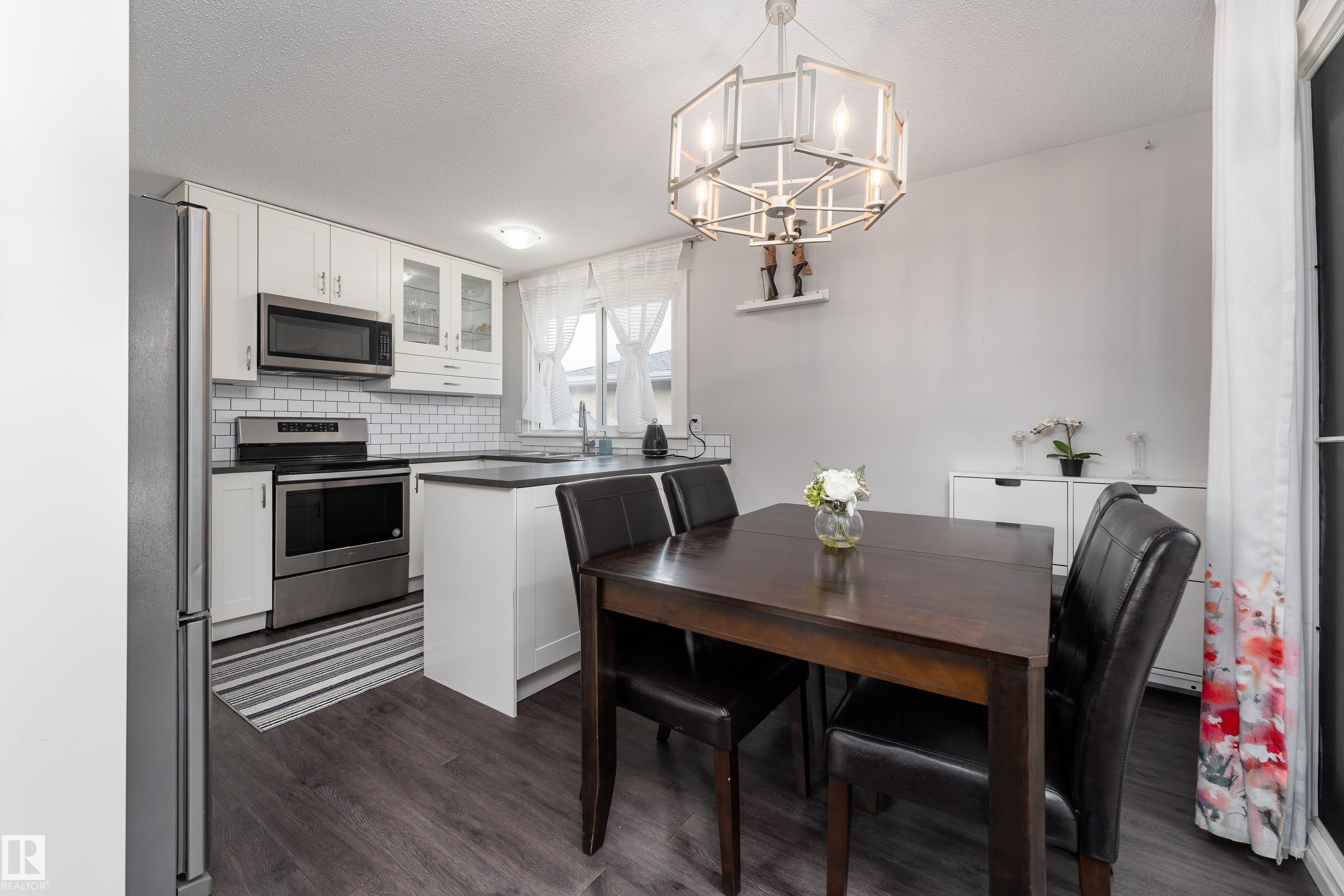 Photo 10 at 11227 40 Avenue NW, Greenfield, Edmonton