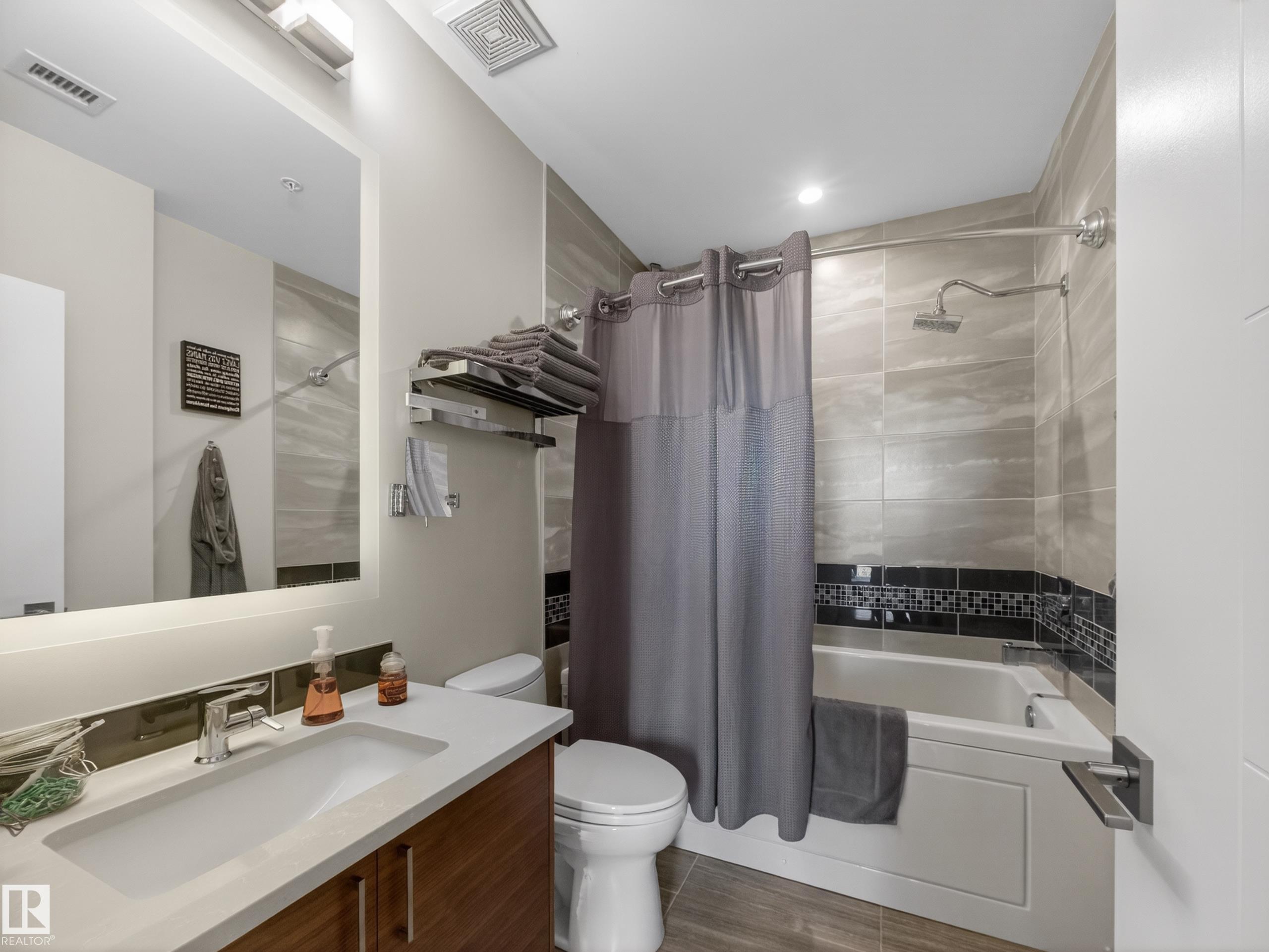 Photo 10 at 403 - 11710 87 Avenue NW, Windsor Park, Edmonton