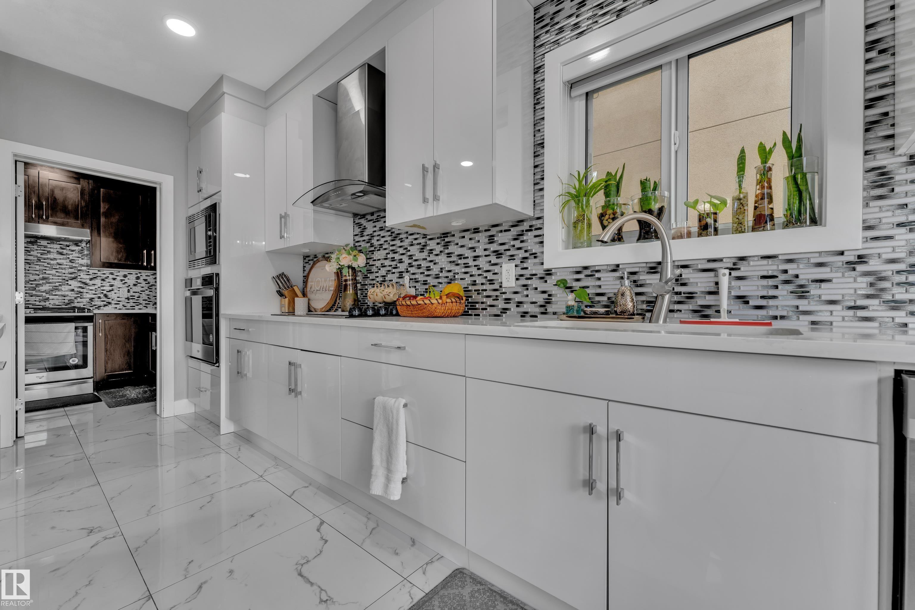 Photo 13 at 2419 15 Avenue NW, Laurel, Edmonton