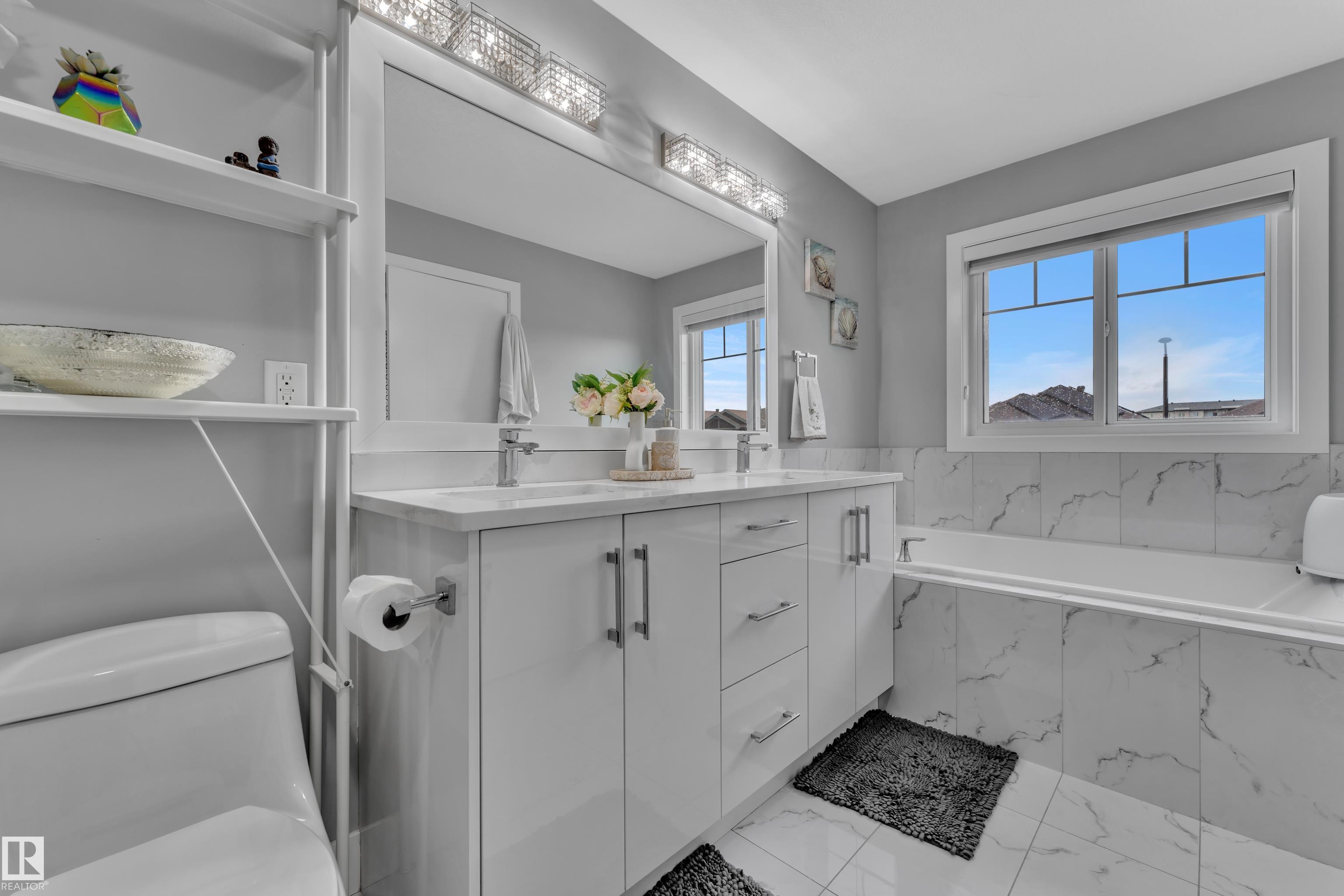 Photo 24 at 2419 15 Avenue NW, Laurel, Edmonton