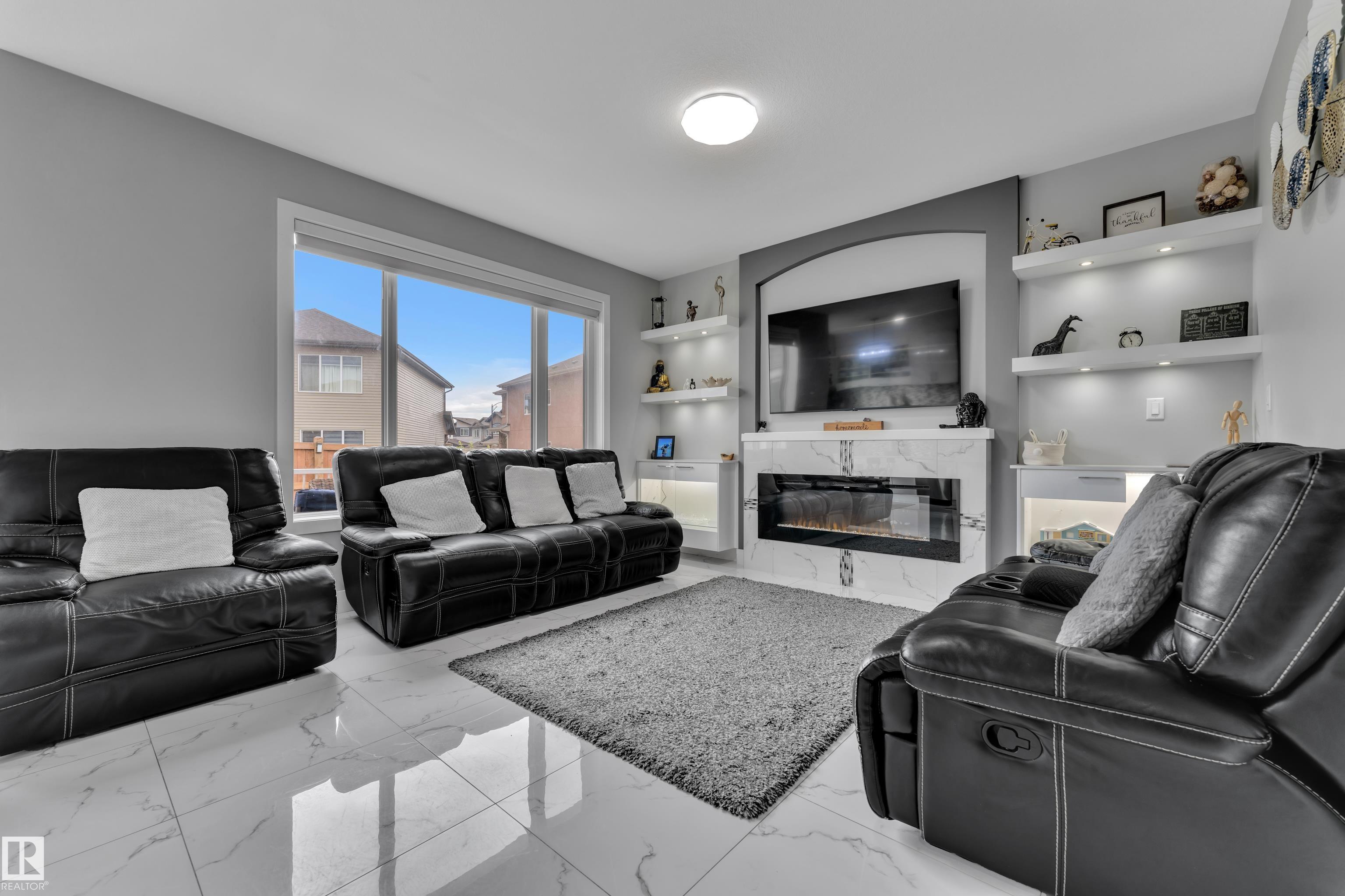 Photo 8 at 2419 15 Avenue NW, Laurel, Edmonton