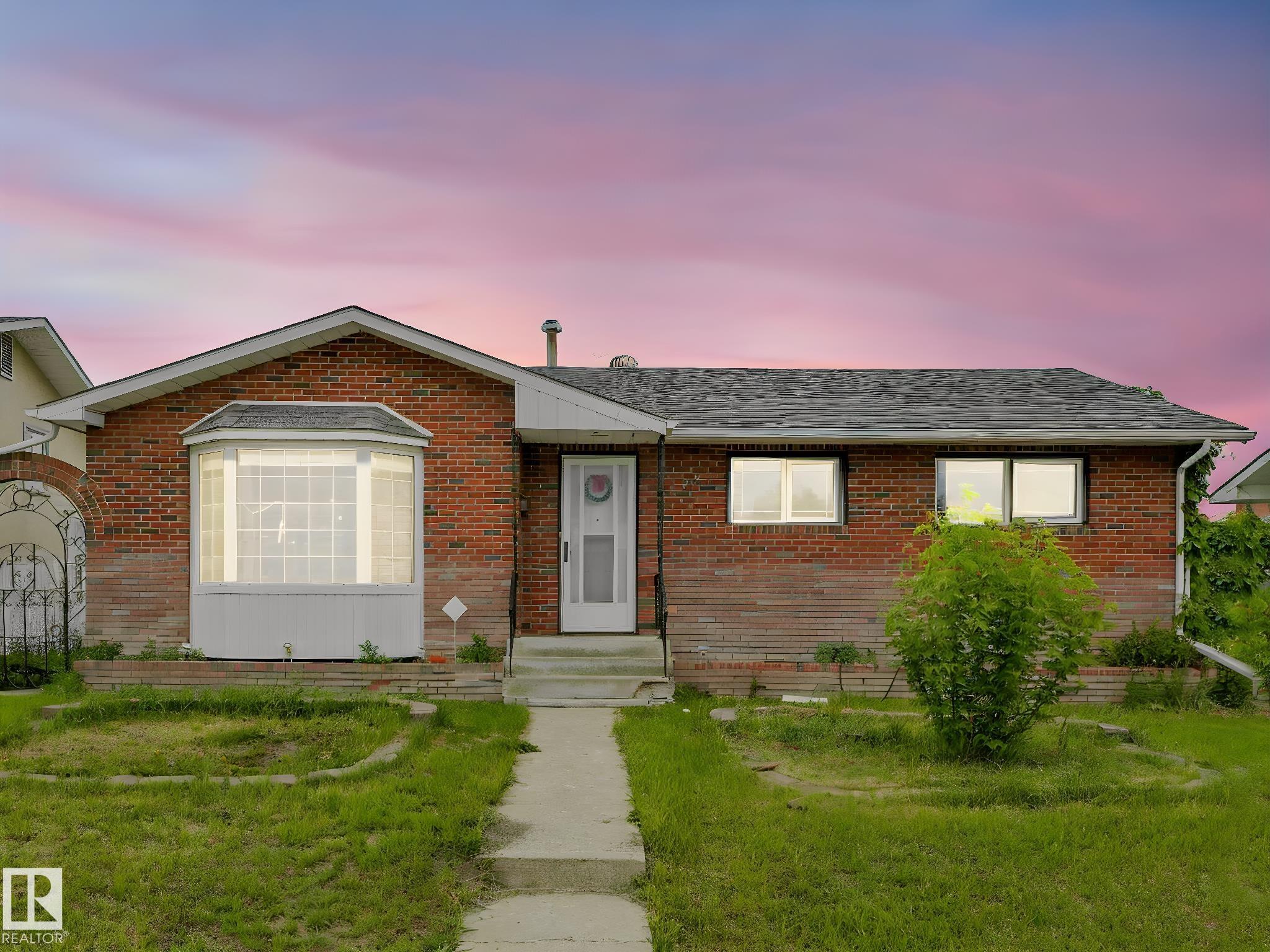 9528 151 Avenue NW, Evansdale, Edmonton