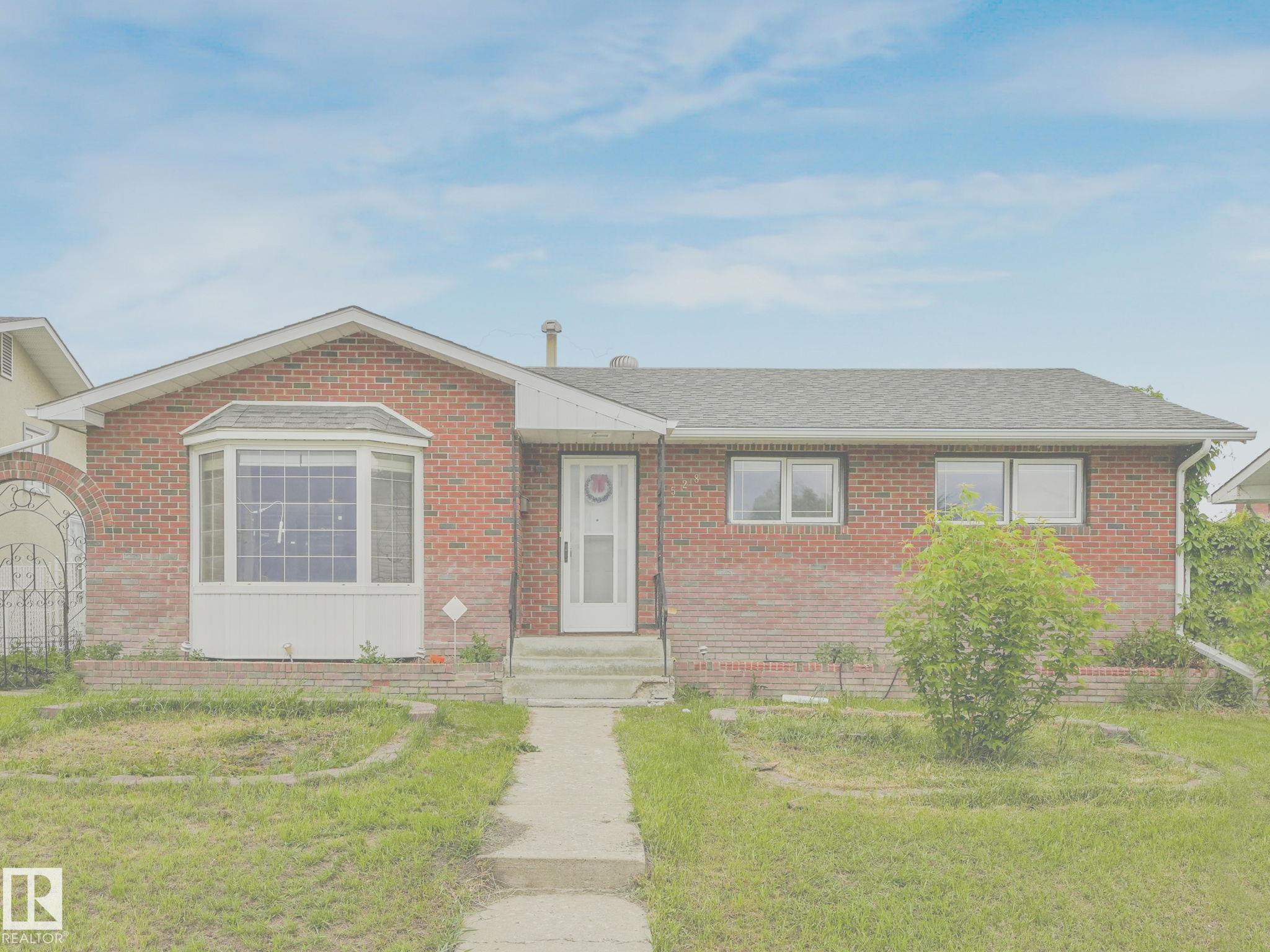 9528 151 Avenue NW, Evansdale, Edmonton