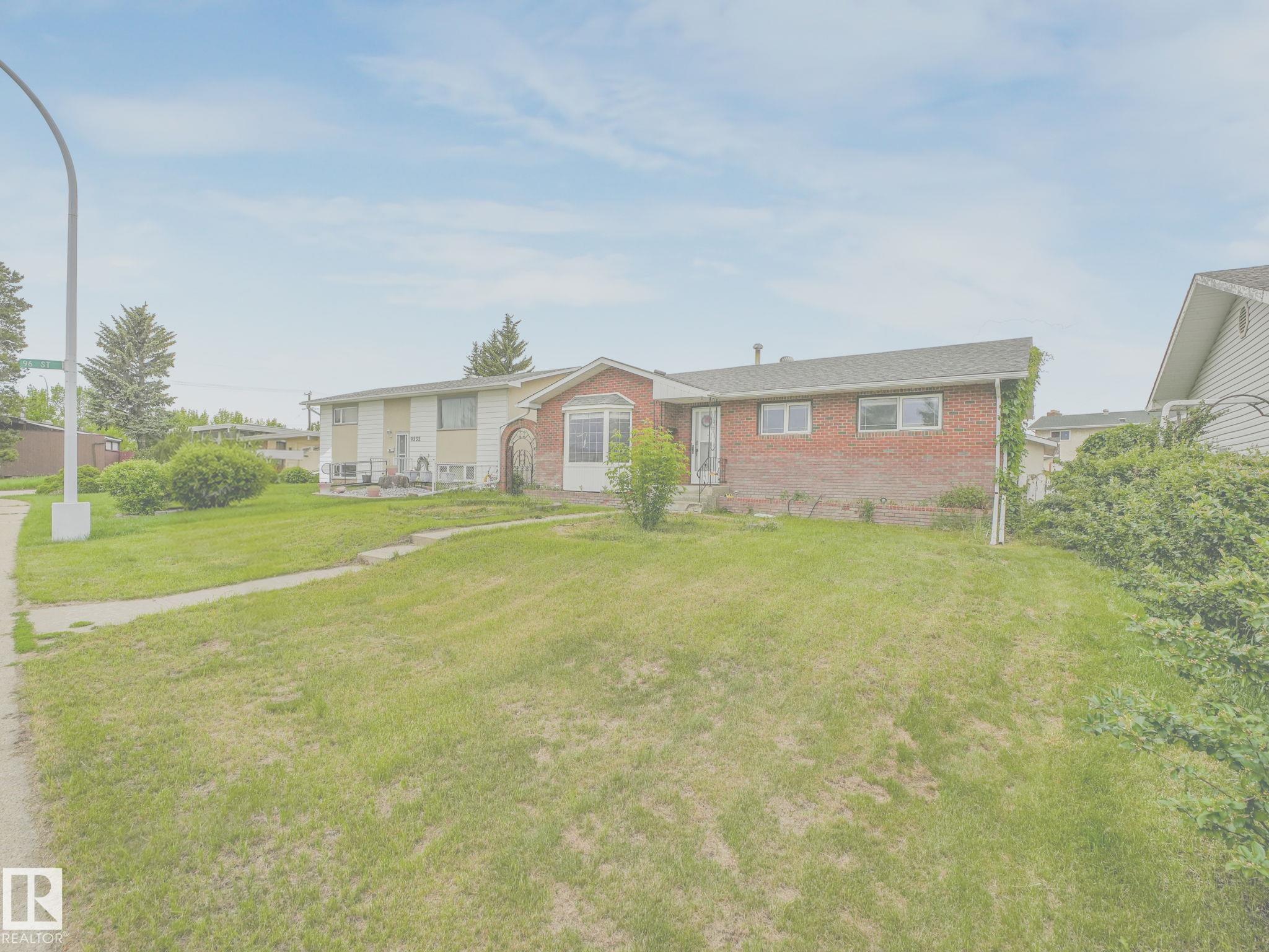 9528 151 Avenue NW, Evansdale, Edmonton