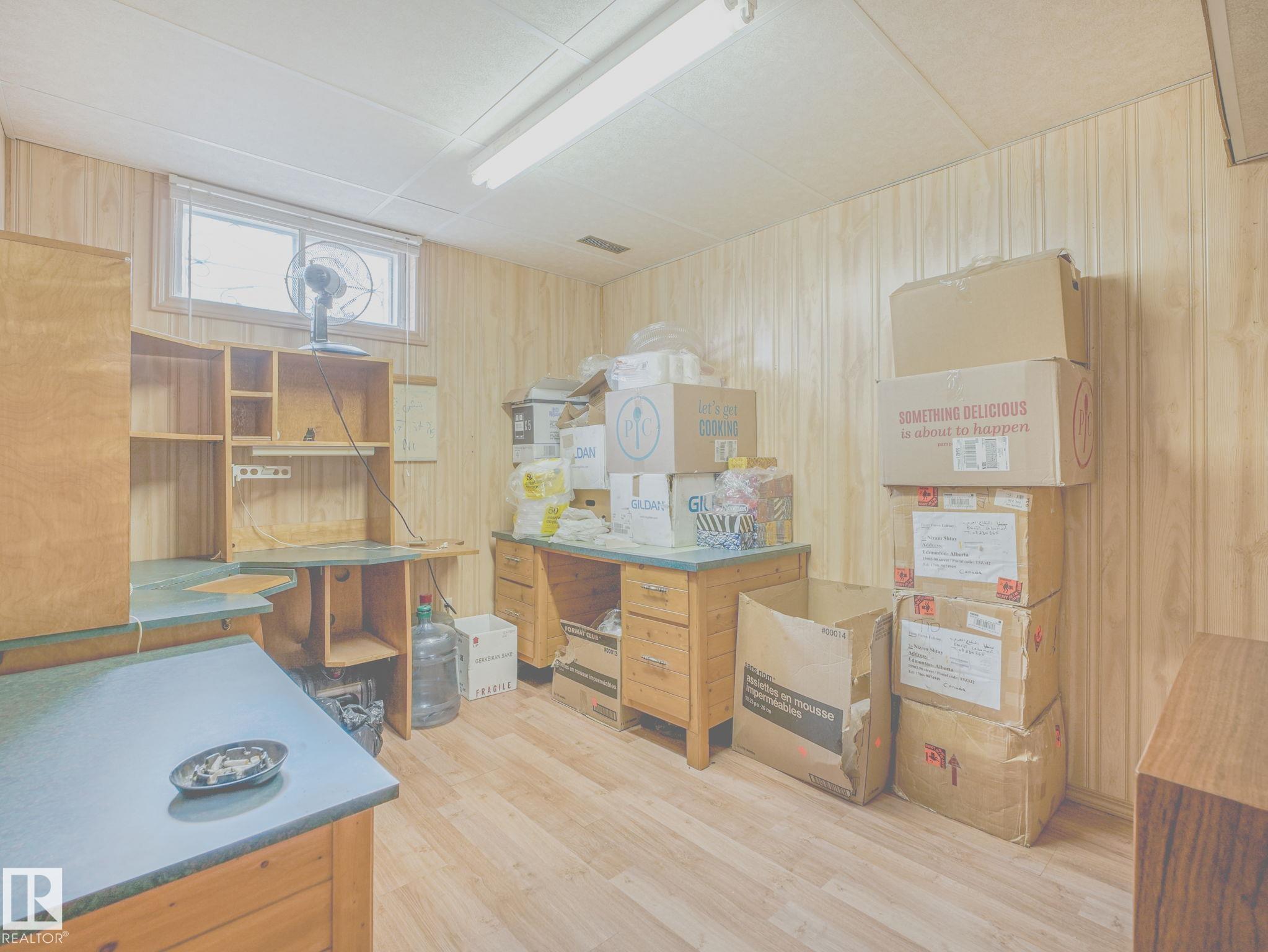 Photo 37 at 9528 151 Avenue NW, Evansdale, Edmonton