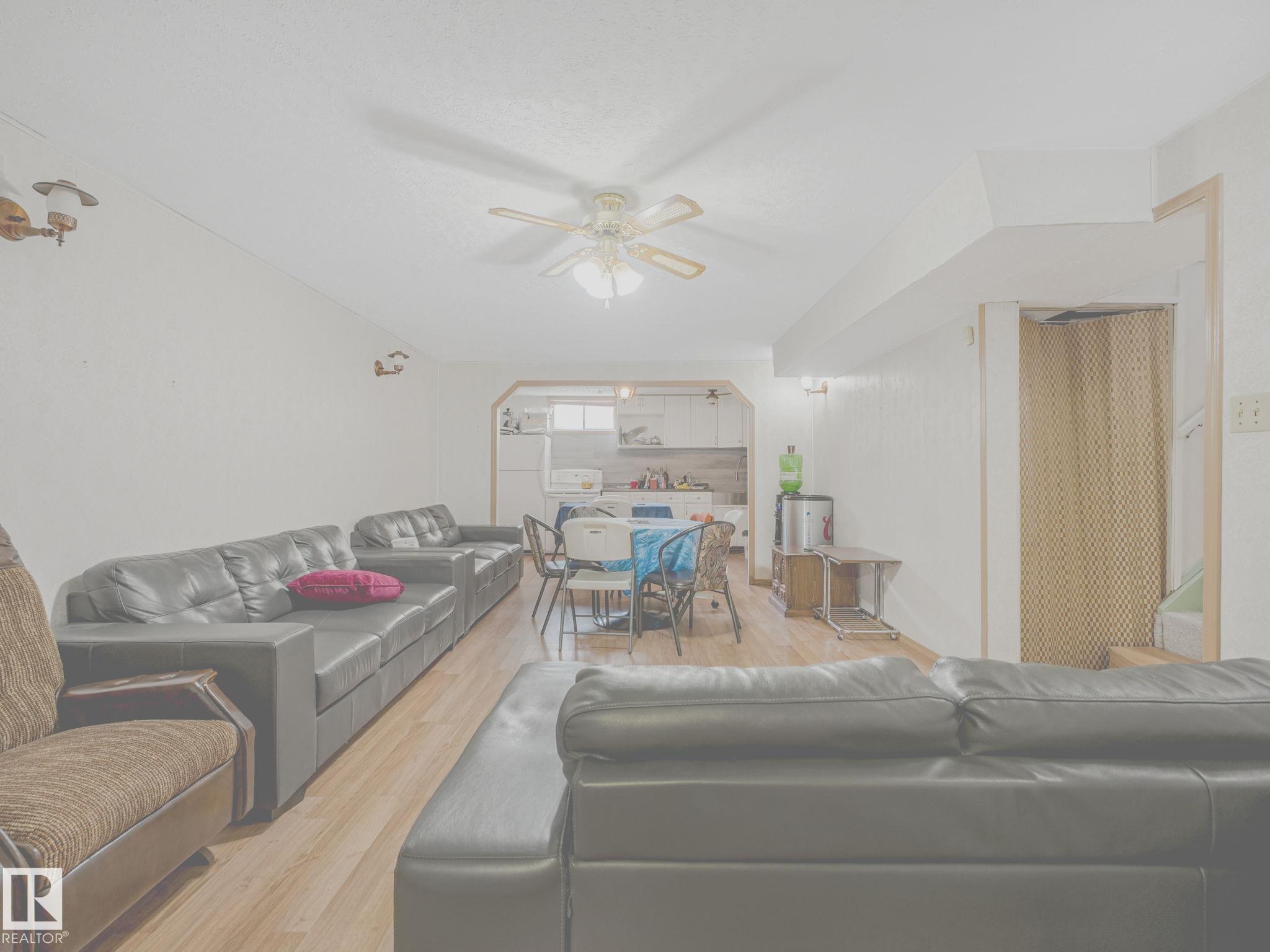 Photo 39 at 9528 151 Avenue NW, Evansdale, Edmonton