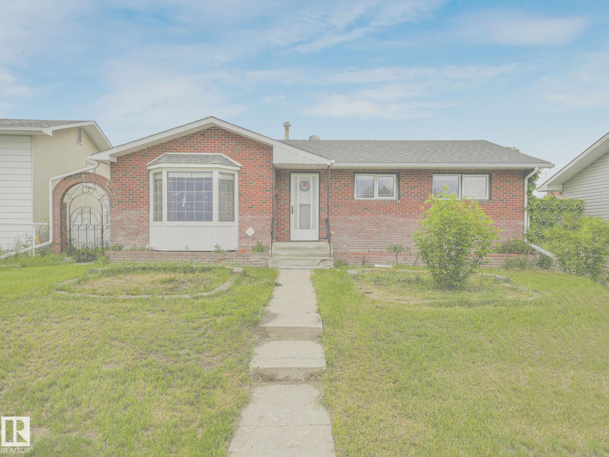 9528 151 Avenue NW, Evansdale, Edmonton