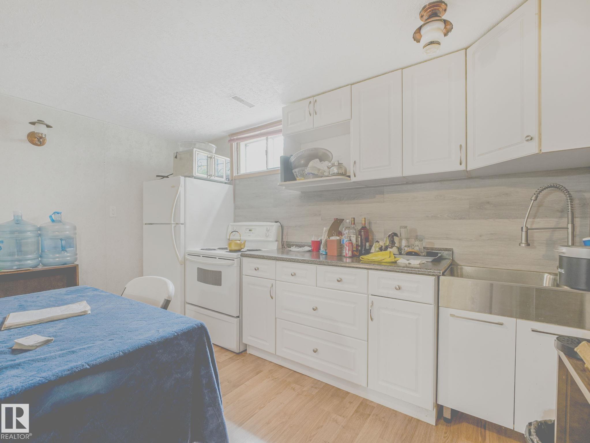 Photo 44 at 9528 151 Avenue NW, Evansdale, Edmonton