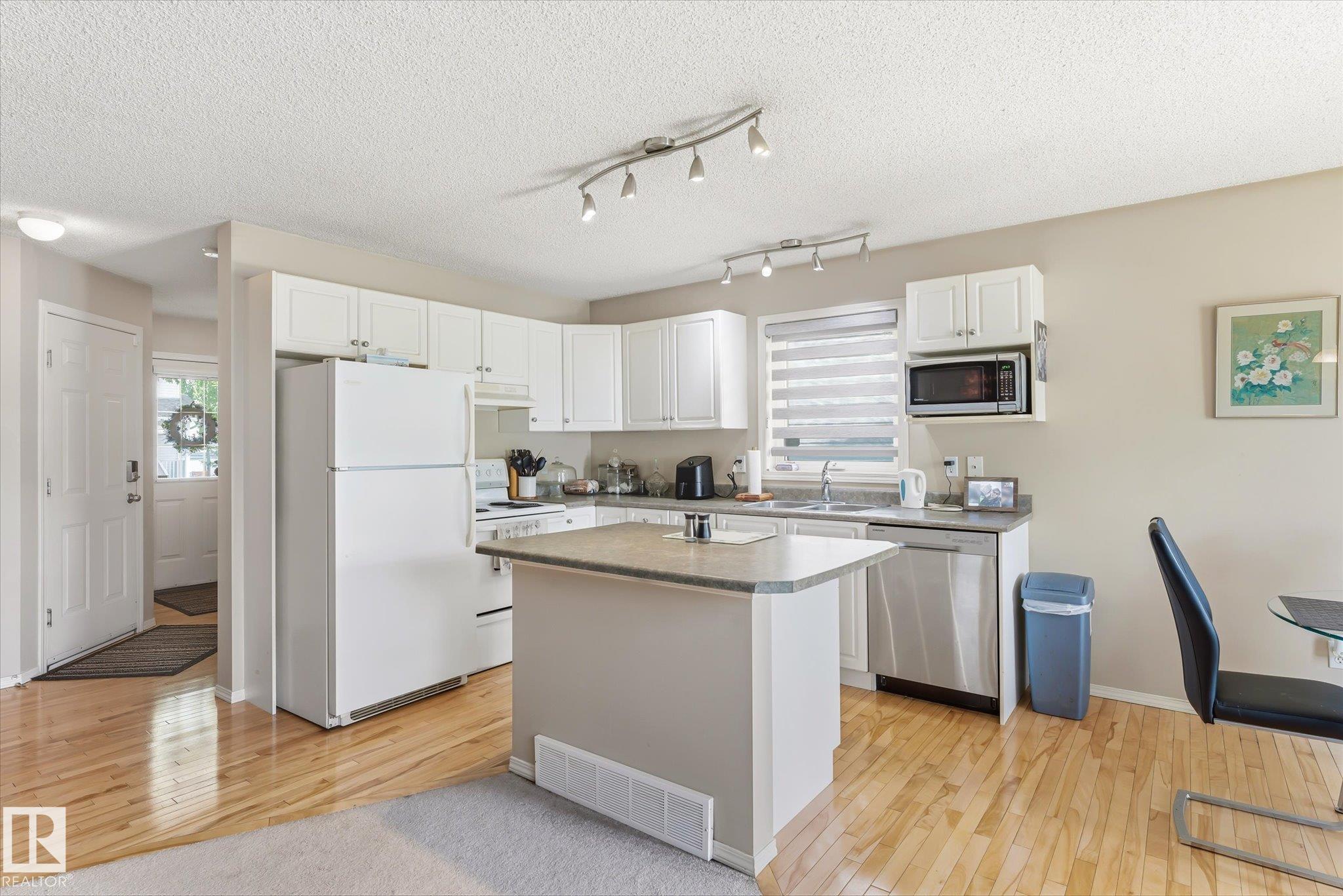 Photo 13 at 37 - 4020 21 Street NW, Larkspur, Edmonton