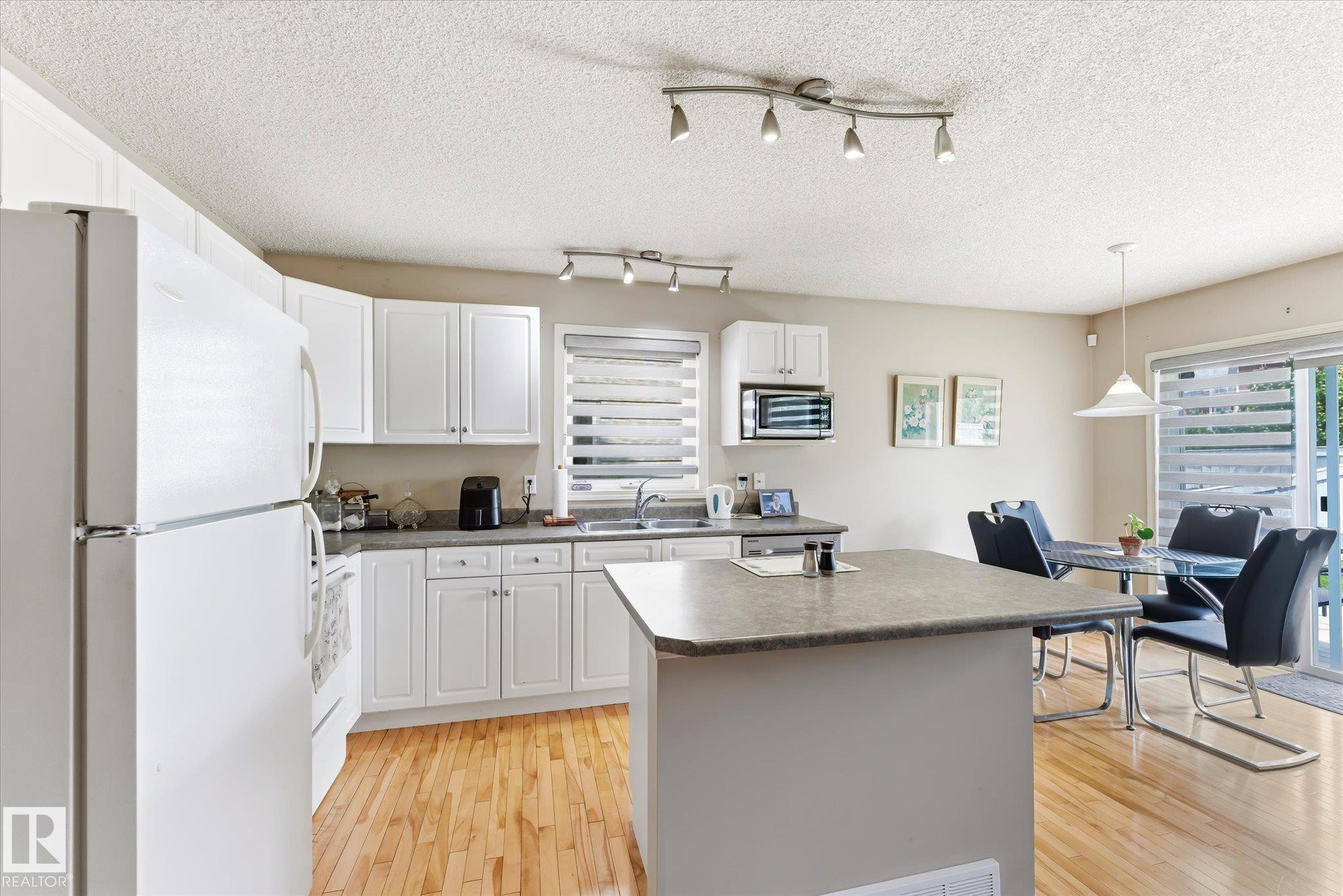 Photo 14 at 37 - 4020 21 Street NW, Larkspur, Edmonton