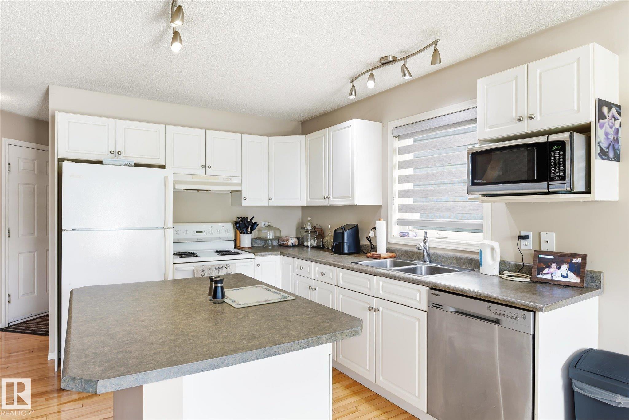 Photo 15 at 37 - 4020 21 Street NW, Larkspur, Edmonton