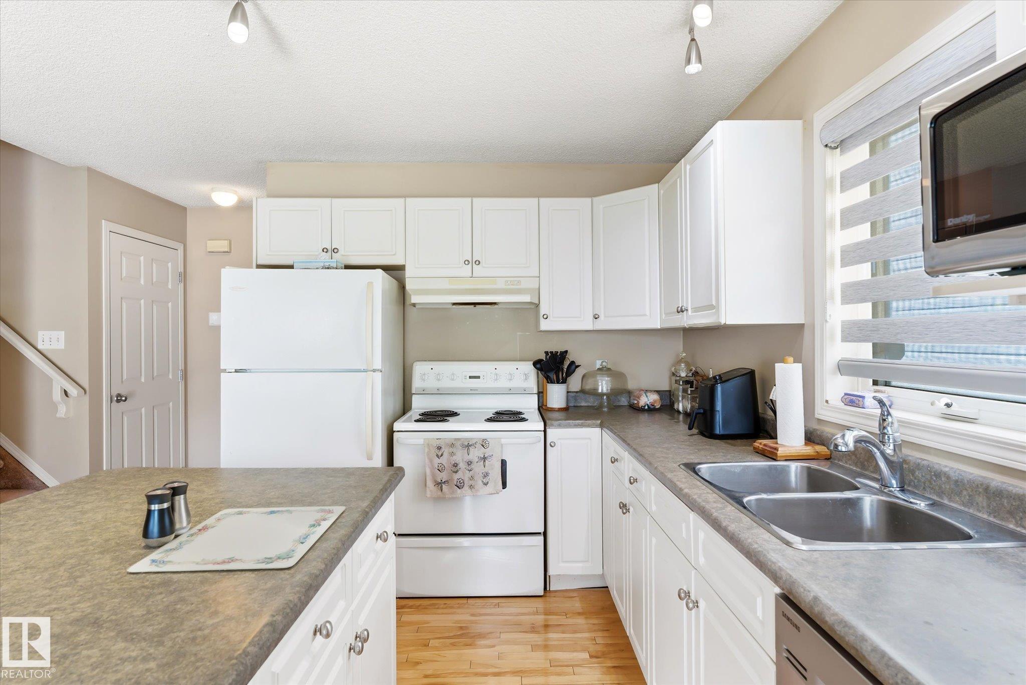 Photo 16 at 37 - 4020 21 Street NW, Larkspur, Edmonton