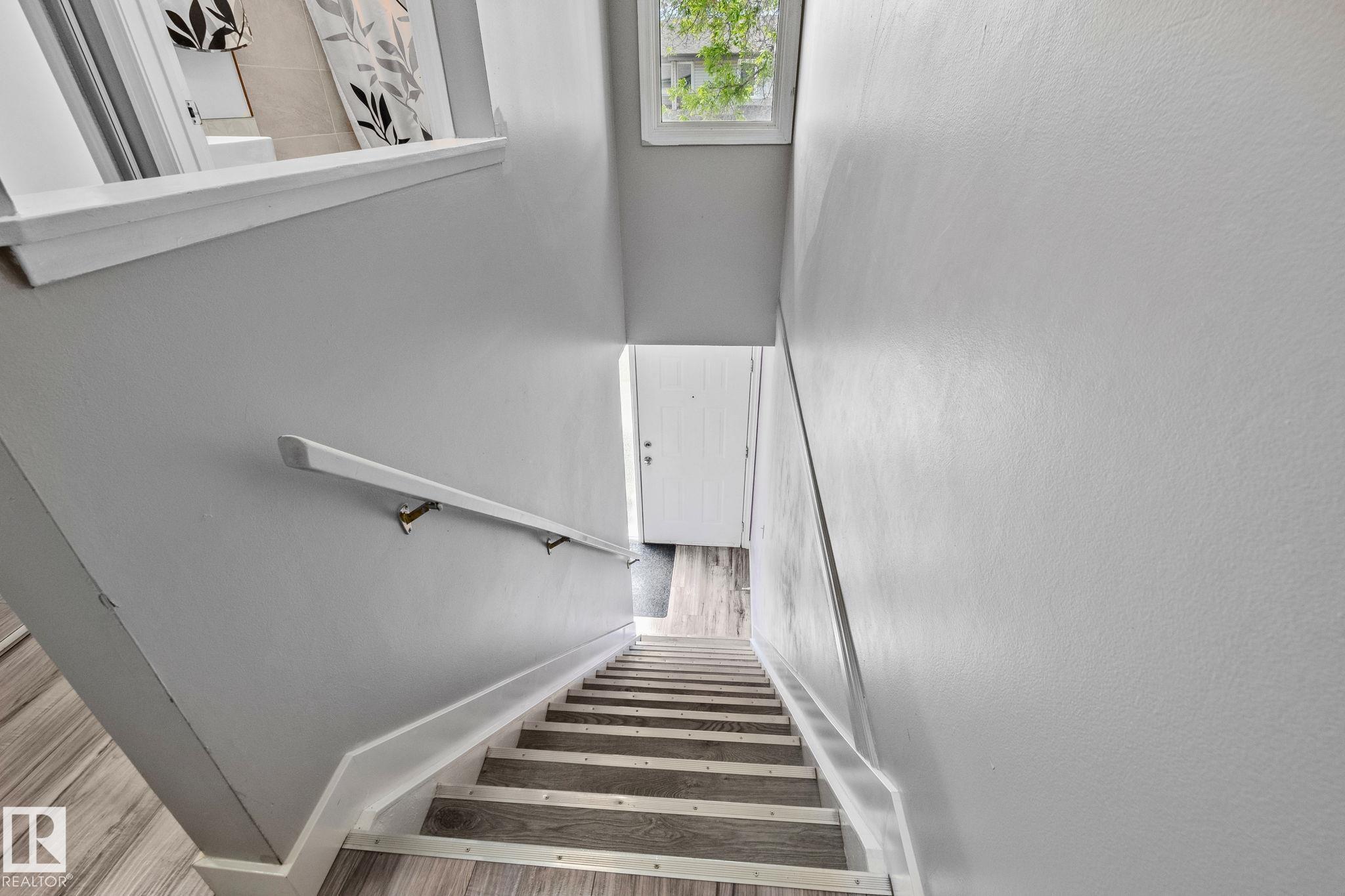 41 Akinsdale, Akinsdale, St. Albert
