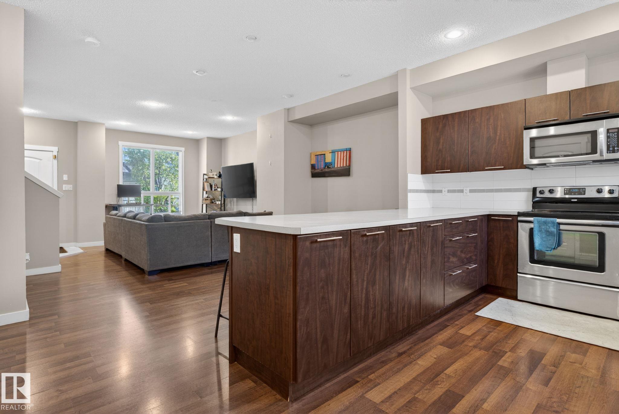 Photo 11 at 30 - 6075 Schonsee Way NW, Schonsee, Edmonton