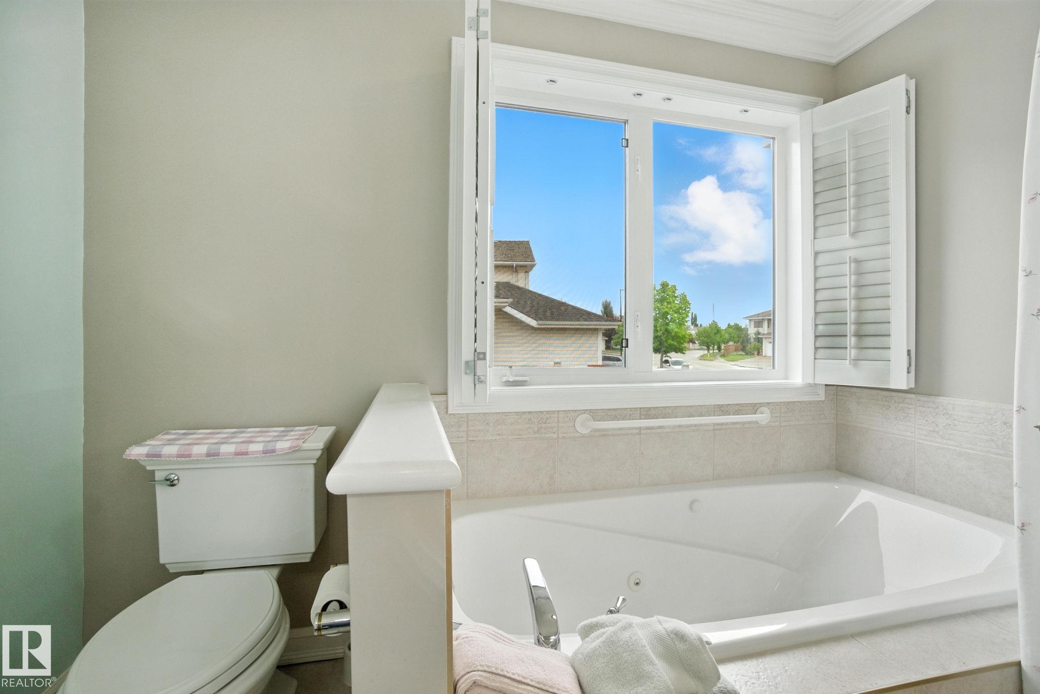 Photo 23 at 11604 15 Avenue NW, Twin Brooks, Edmonton