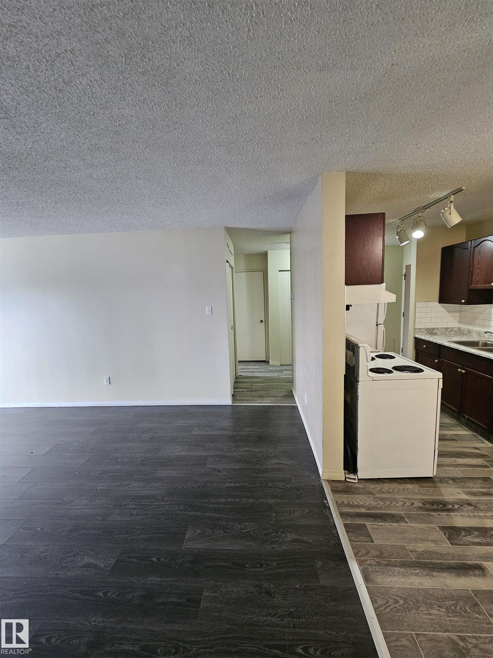 401 - 10615 110 Street NW, Queen Mary Park, Edmonton
