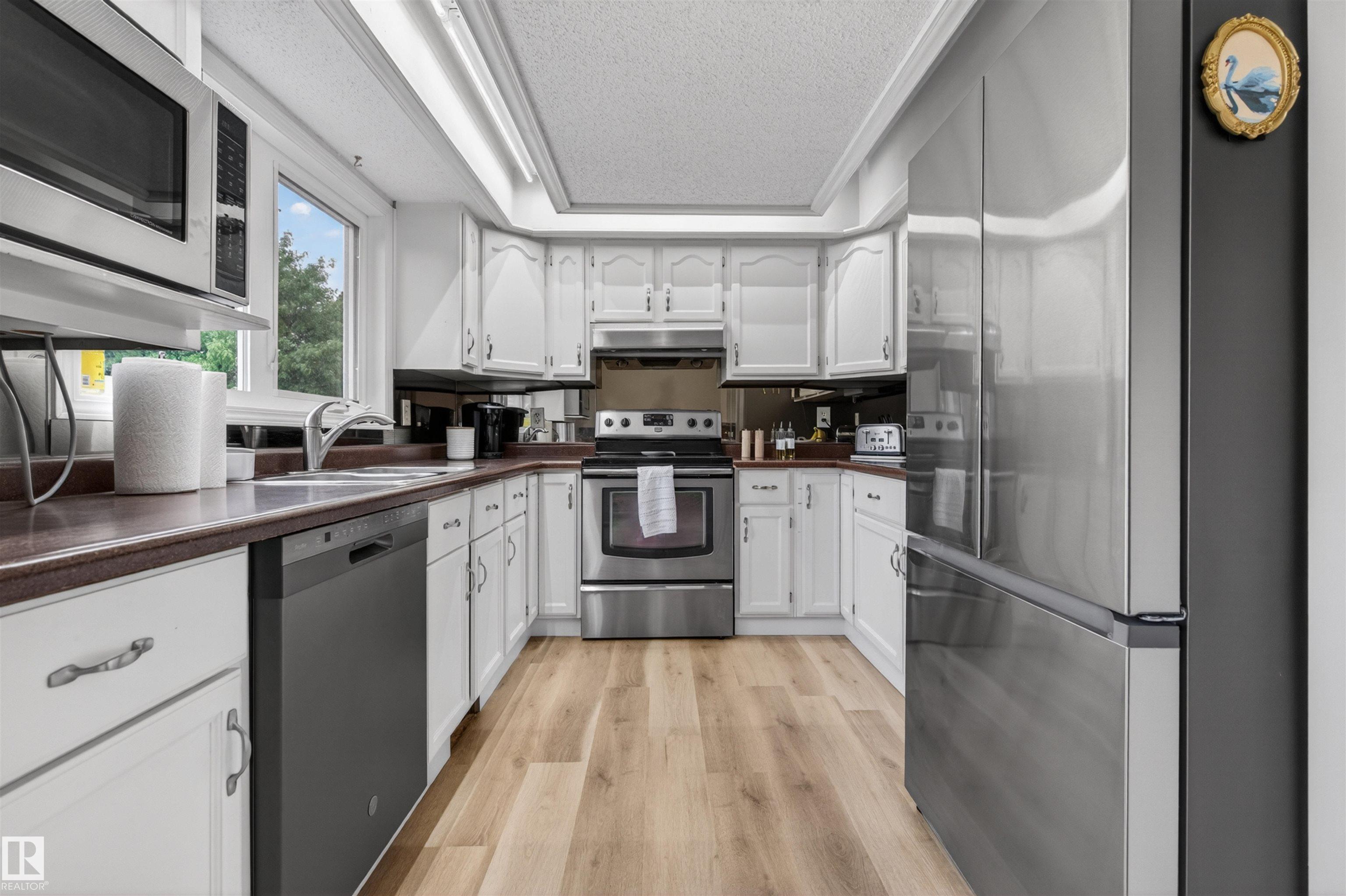 Photo 9 at 13 Danbridge Place, Deer Ridge, St. Albert
