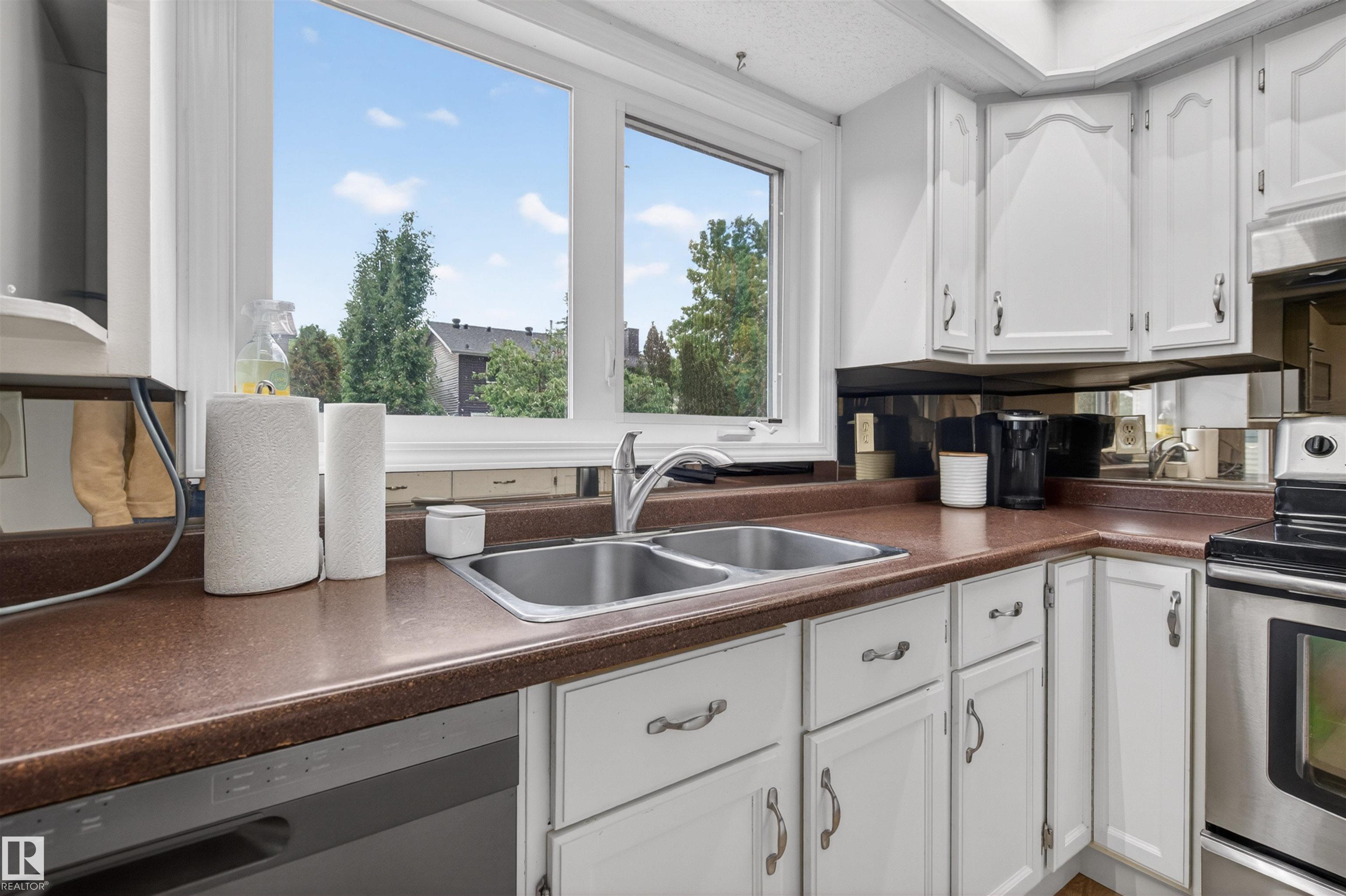 Photo 10 at 13 Danbridge Place, Deer Ridge, St. Albert