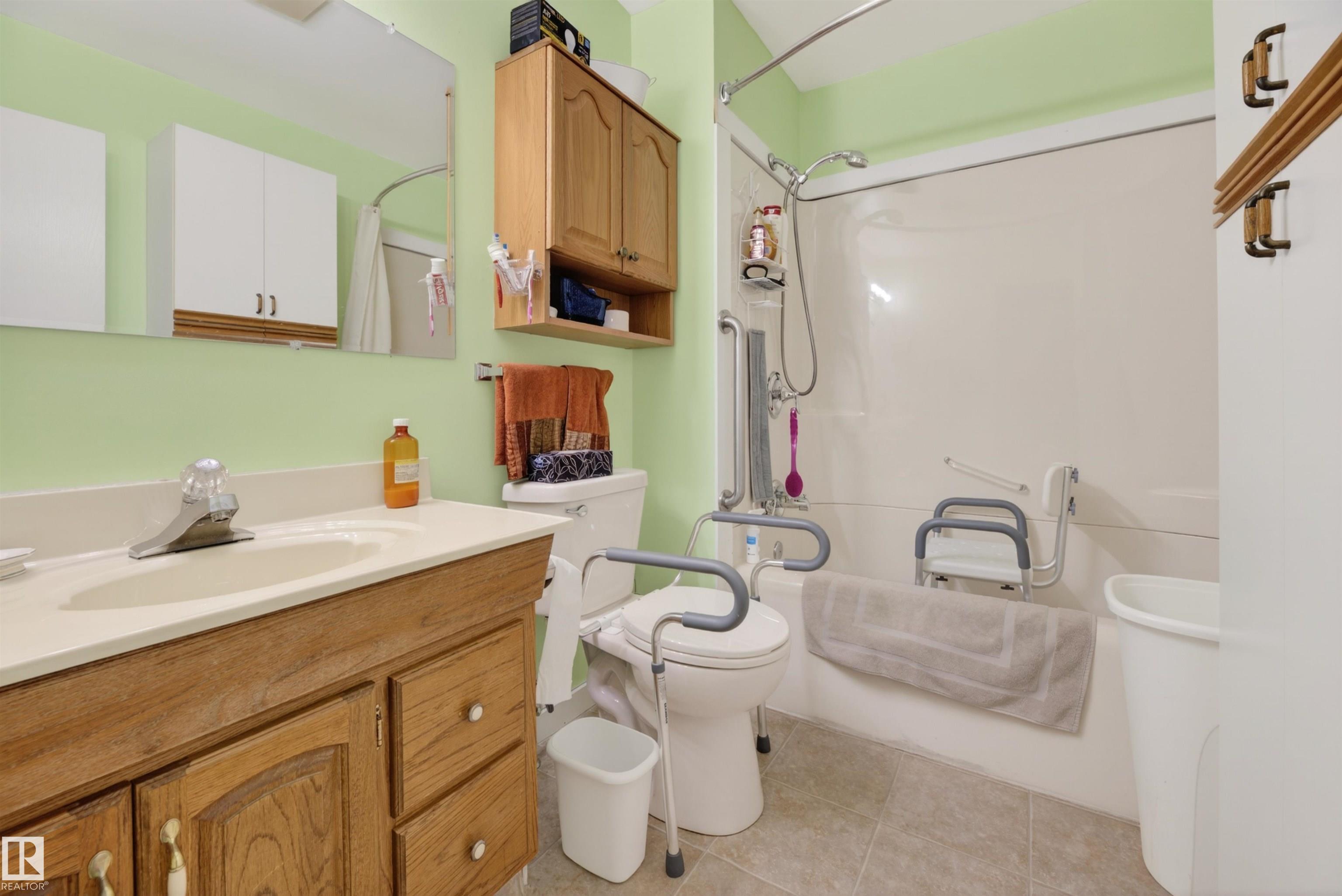 Photo 13 at 256 Woodbridge Way, Woodbridge Farms, Sherwood Park