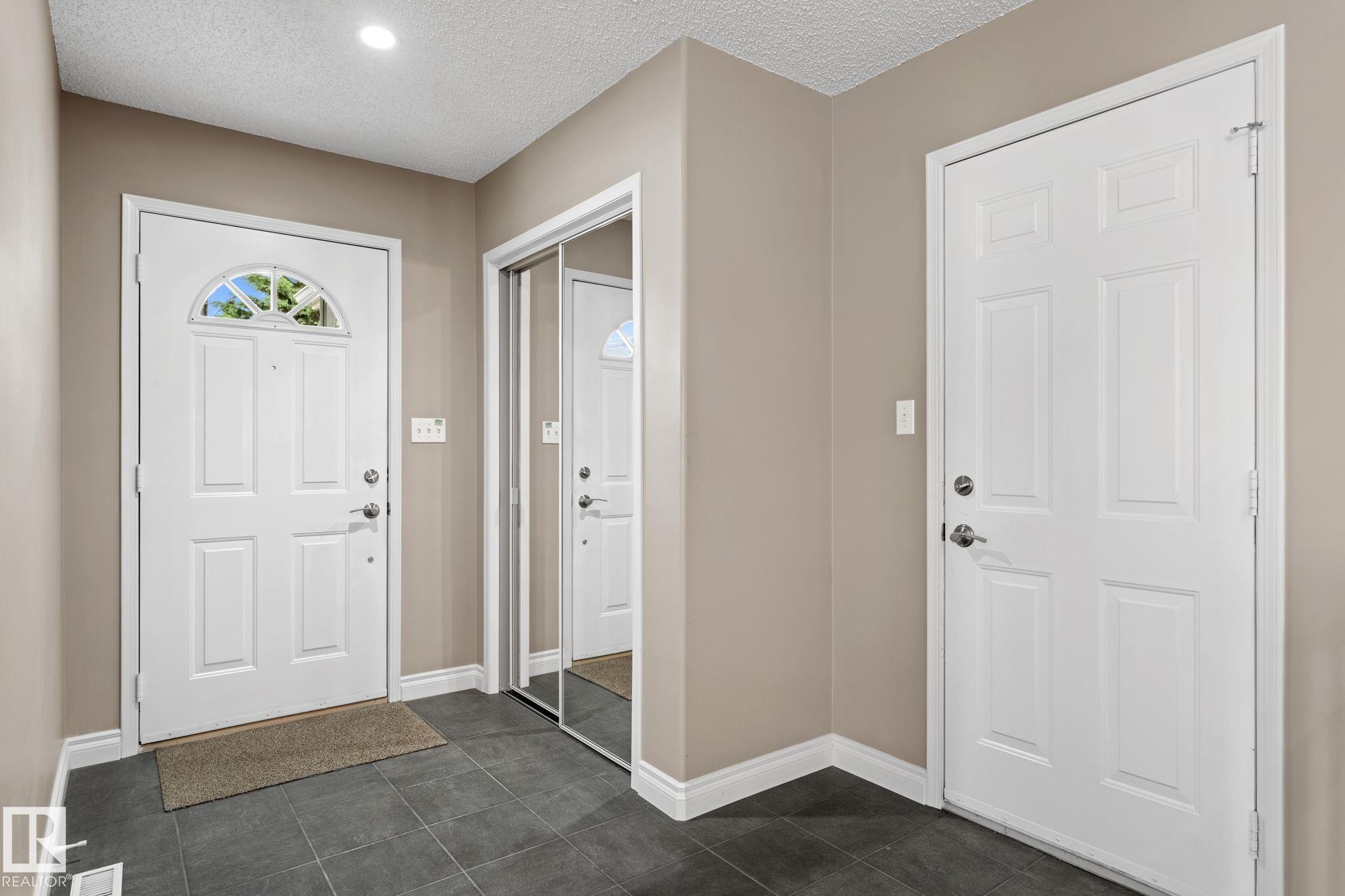 963 Youville Drive W NW, Tawa, Edmonton