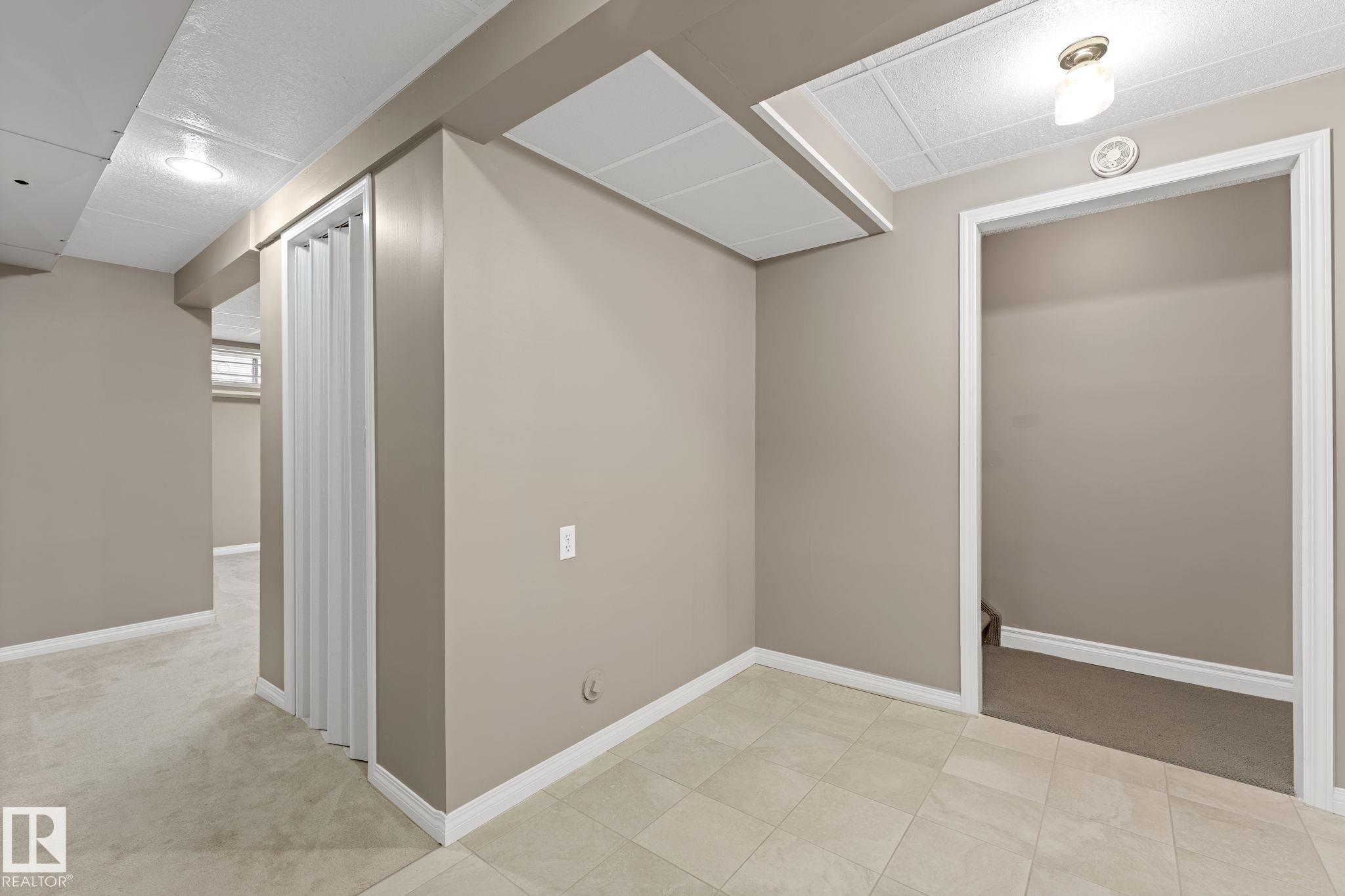 Photo 36 at 963 Youville Drive W NW, Tawa, Edmonton