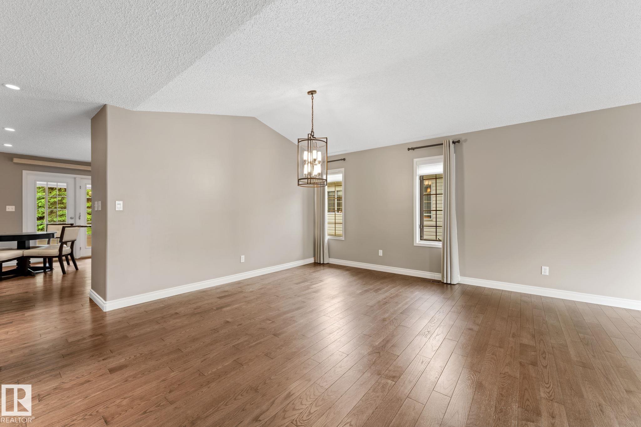 963 Youville Drive W NW, Tawa, Edmonton
