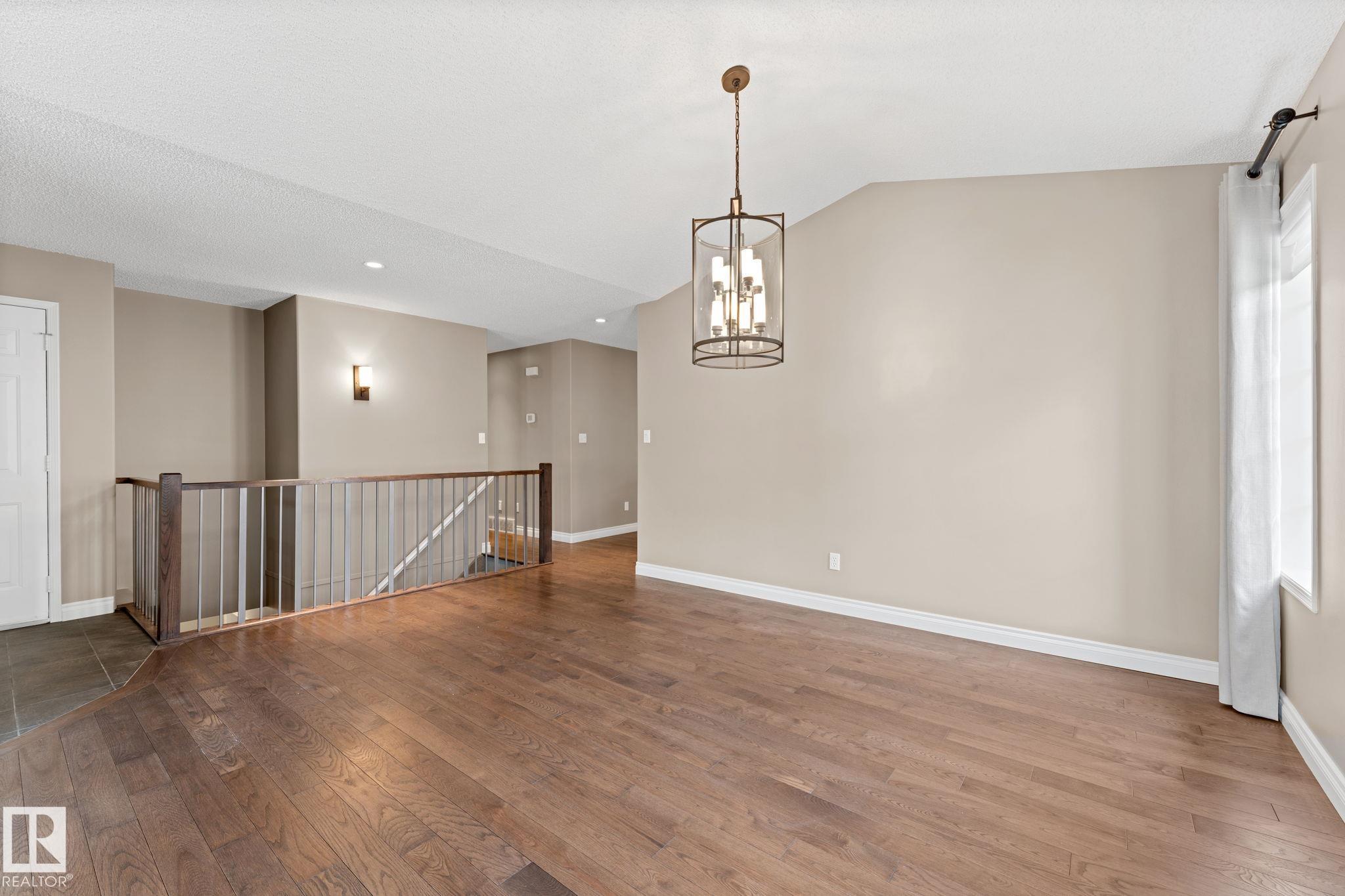 Photo 10 at 963 Youville Drive W NW, Tawa, Edmonton