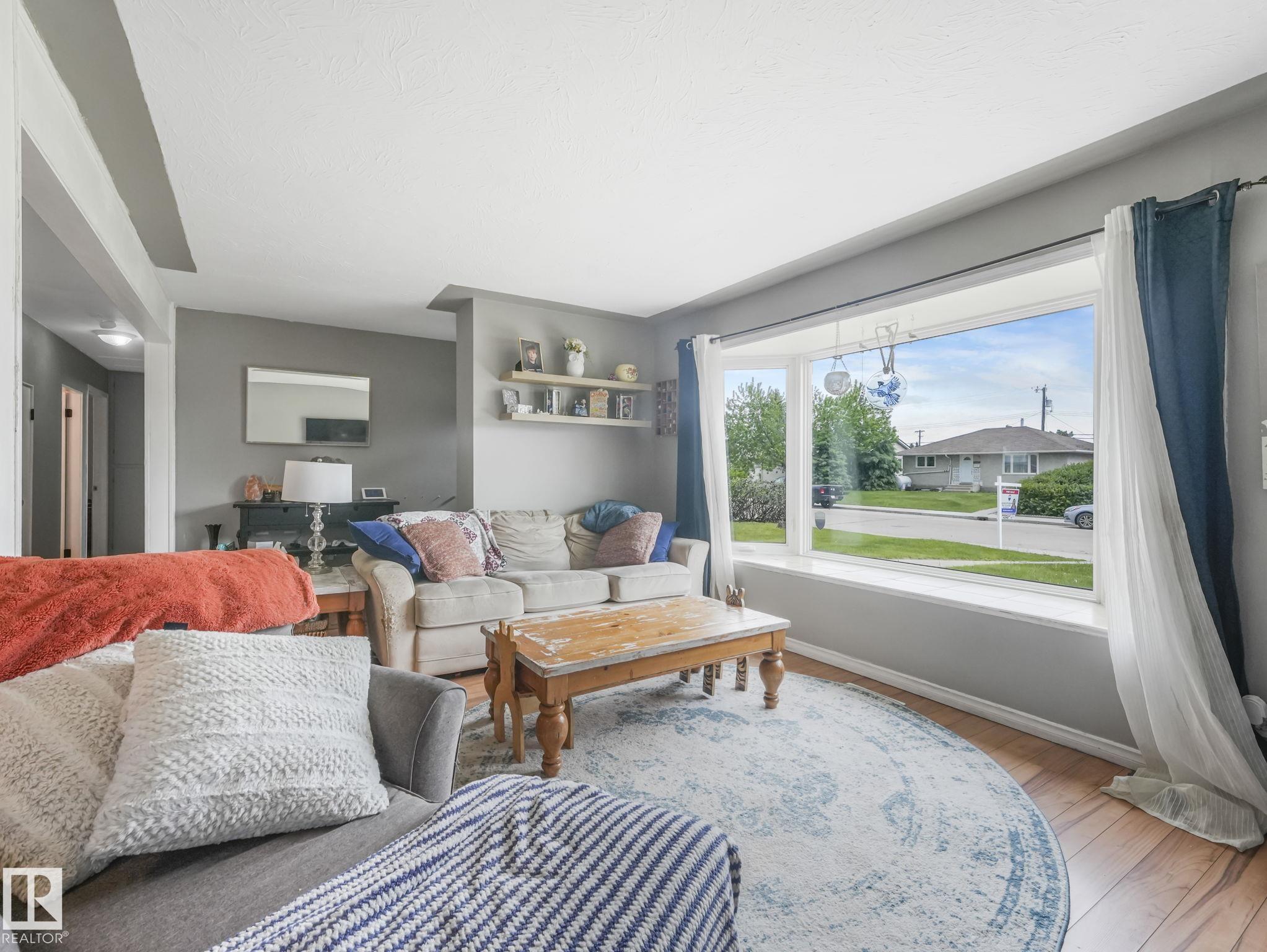 Photo 12 at 13420 108 Street NW, Rosslyn, Edmonton