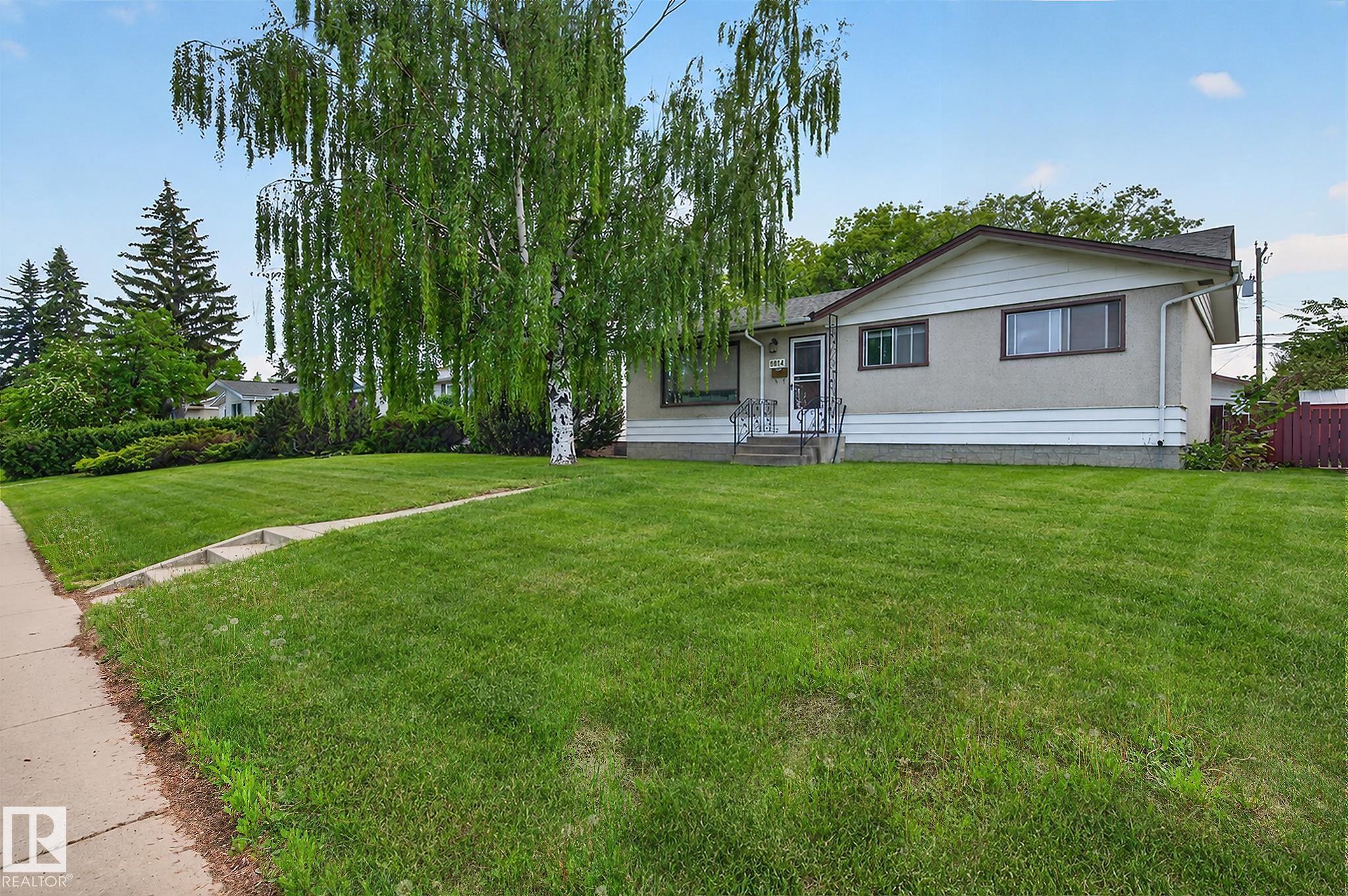 8814 162 Street NW, Meadowlark Park, Edmonton