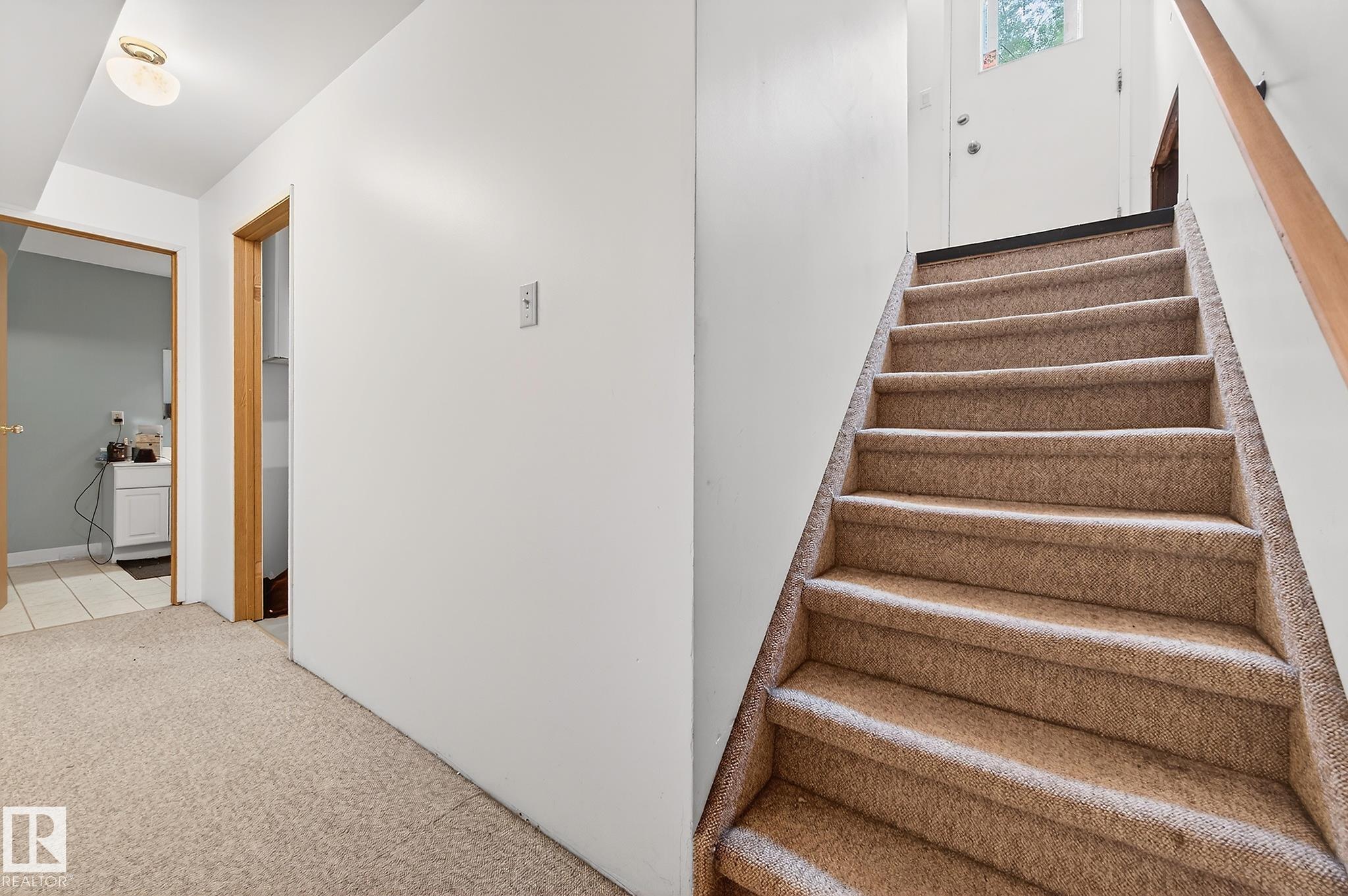 Photo 16 at 8814 162 Street NW, Meadowlark Park, Edmonton