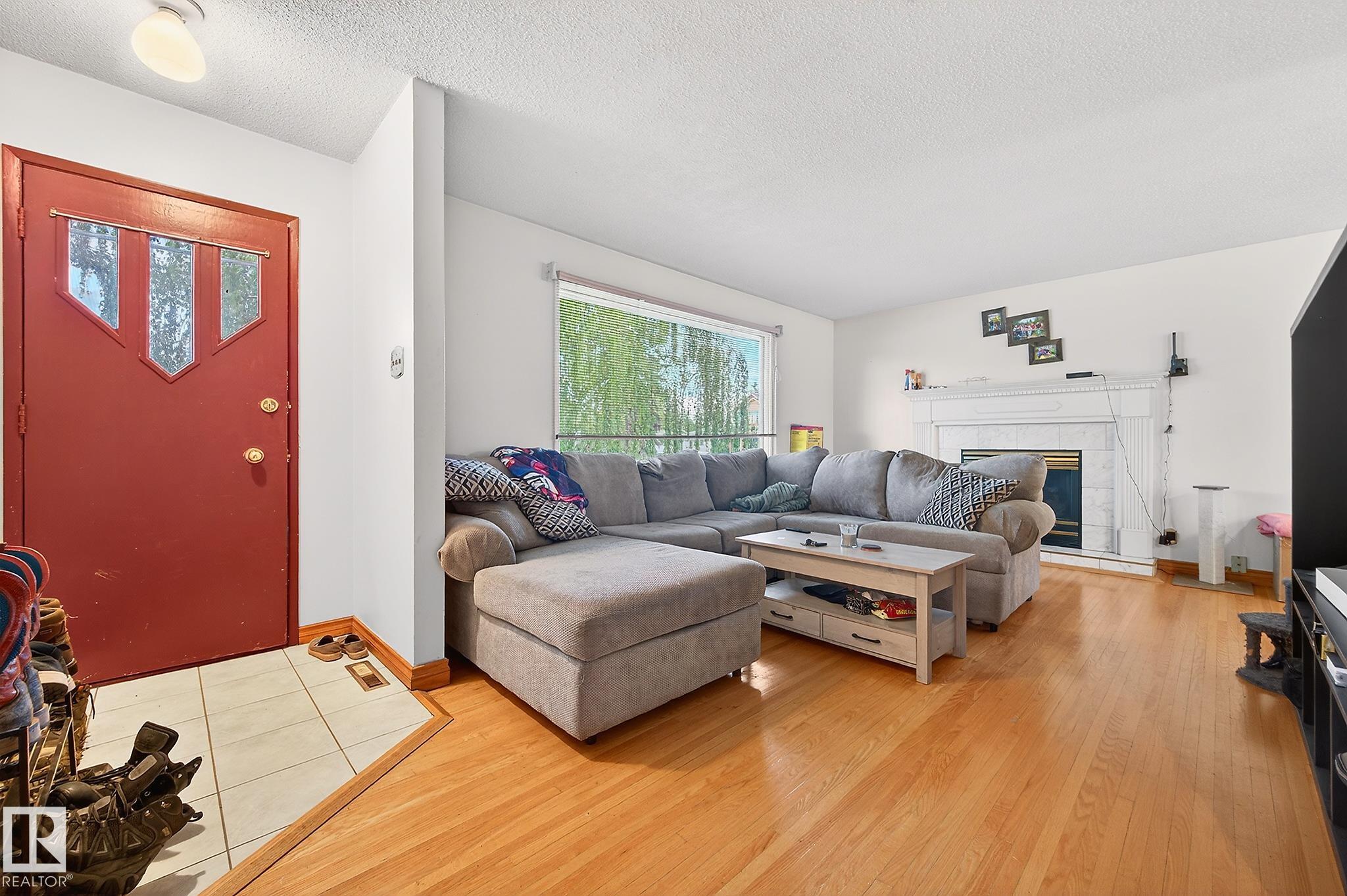 8814 162 Street NW, Meadowlark Park, Edmonton