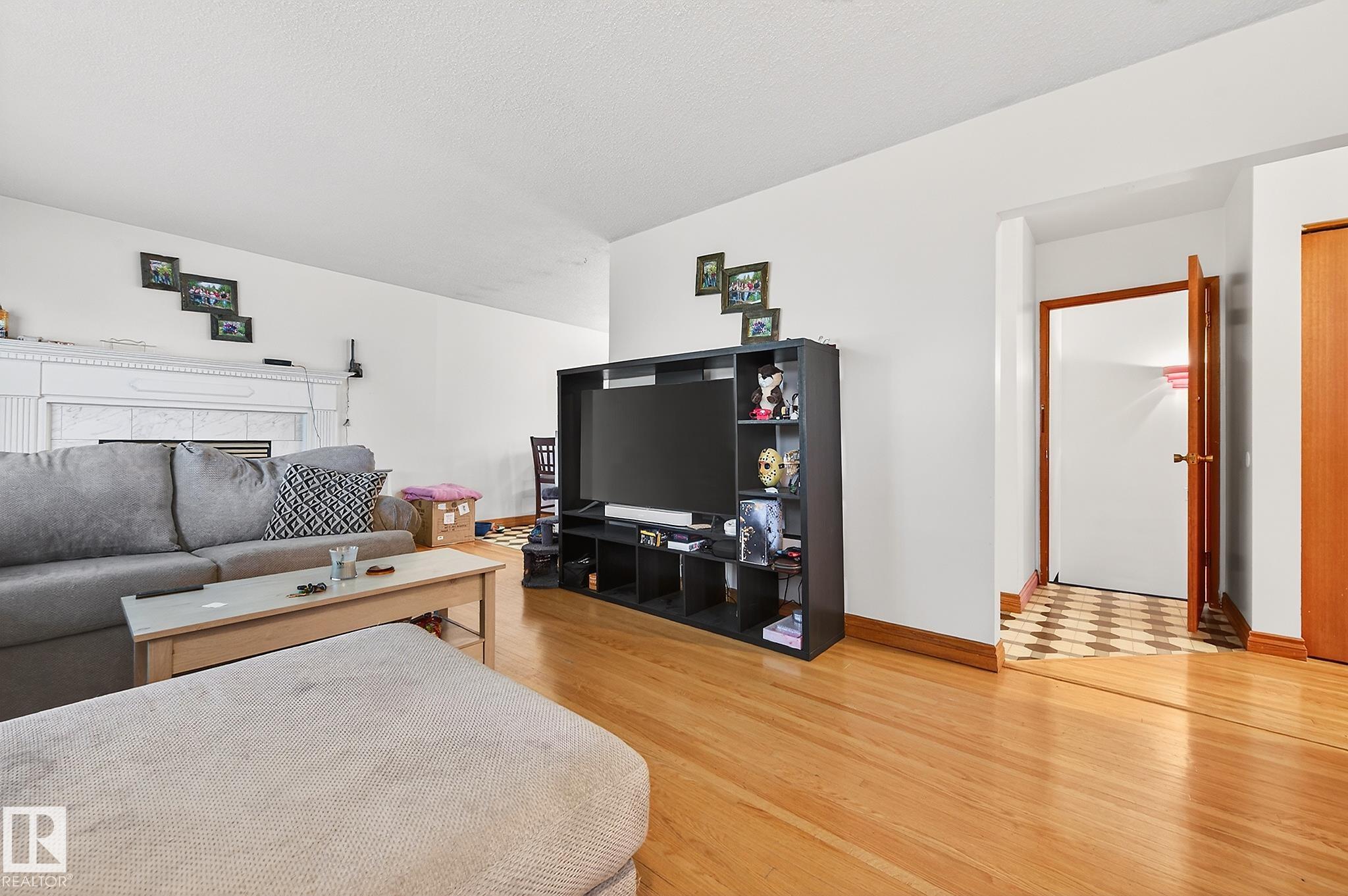 8814 162 Street NW, Meadowlark Park, Edmonton