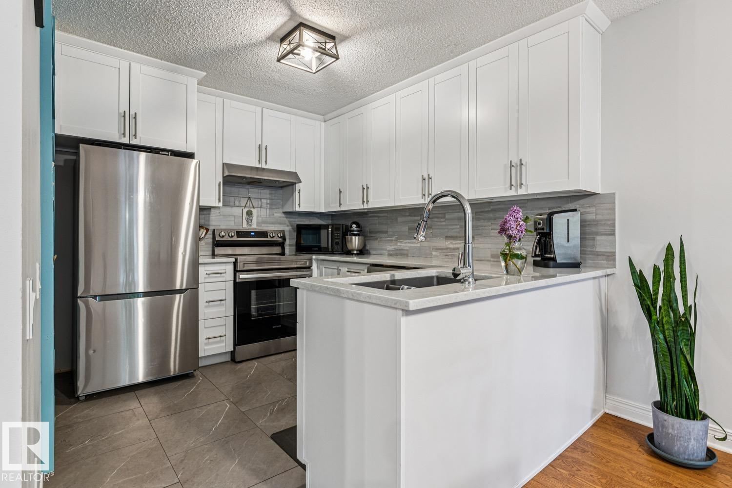 Photo 8 at 3 Gareth Place, Grandin, St. Albert