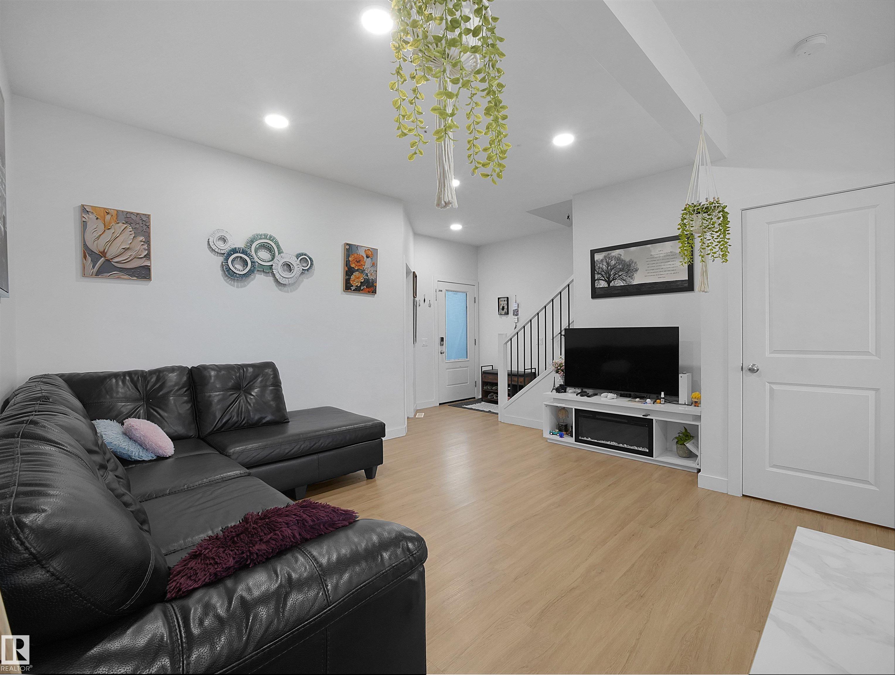 19316 29 Avenue NW, The Uplands, Edmonton