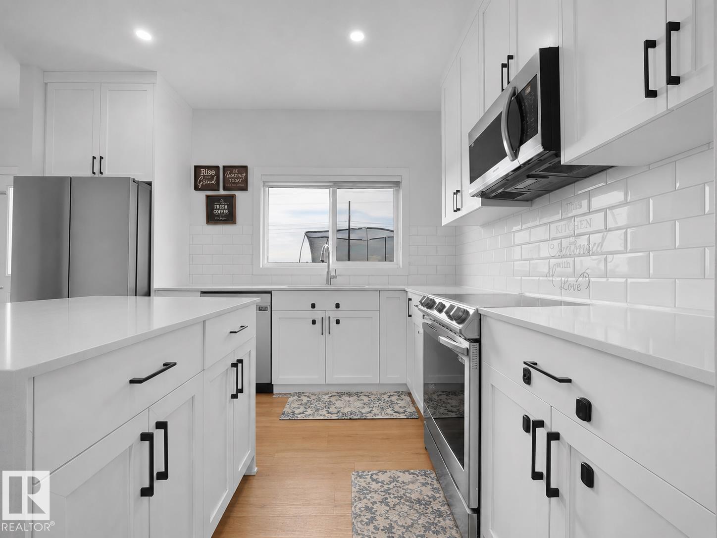 https://zimg.paragon.ice.com/ParagonImages/Property/PM/RAE/225406033/9/0/0/9ad1fc3151f7d37b27e73a7ce158ae62/1/db2c5a2ab5e4742cad560cd70933eb3b/225406033-28fc5eab-9632-4ba4-9167-beaf6299878d.JPG